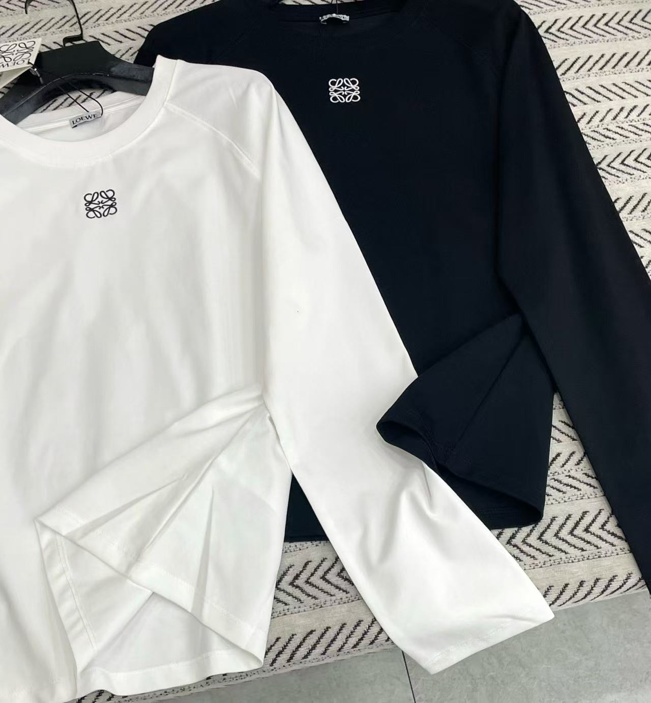 L0WEW 刺繍ロゴTシャツ【50％割引+送料無料】