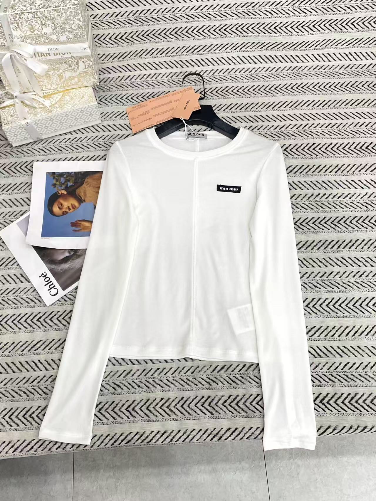 M1UM1U シンプルレター長袖Tシャツ【50％割引+送料無料】