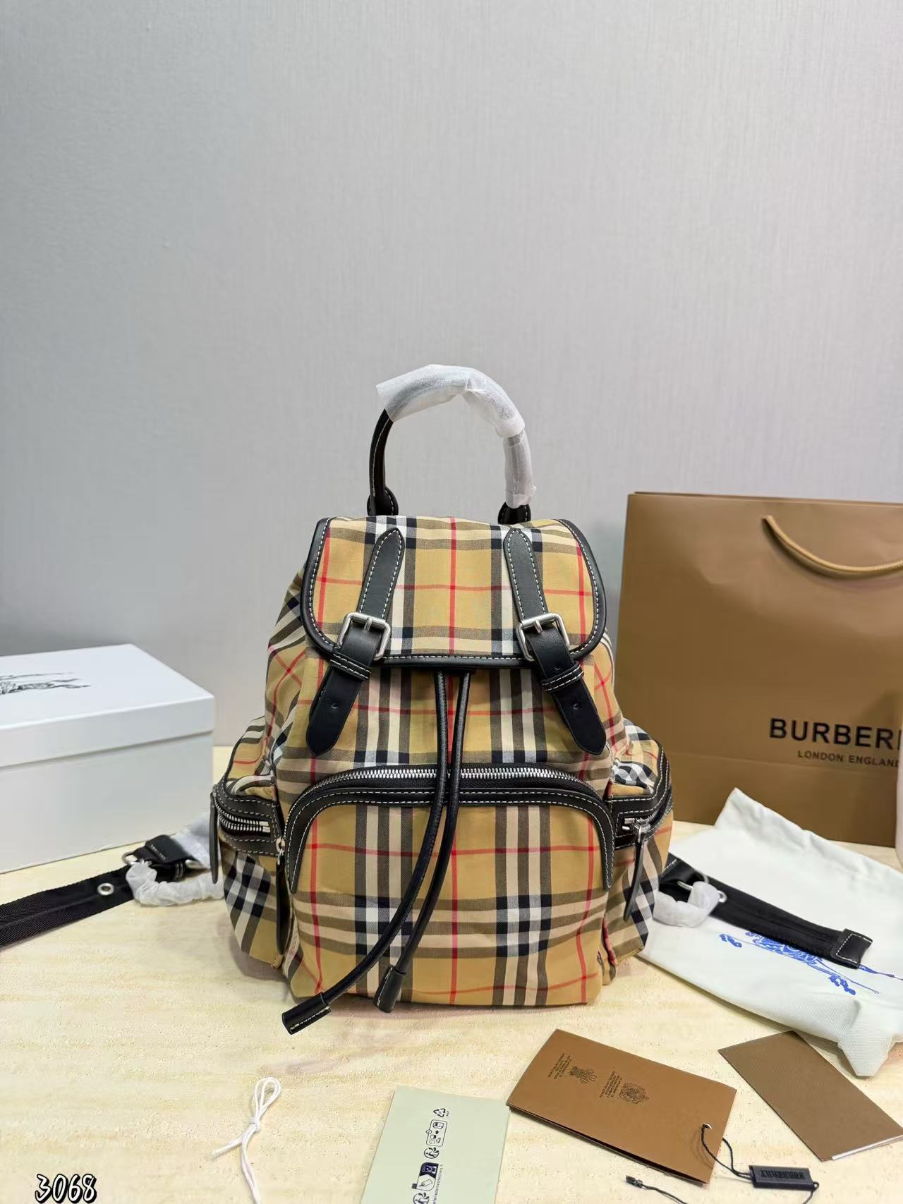 BUR8ERRY チェック柄レザーバックパック【50％割引+送料無料】