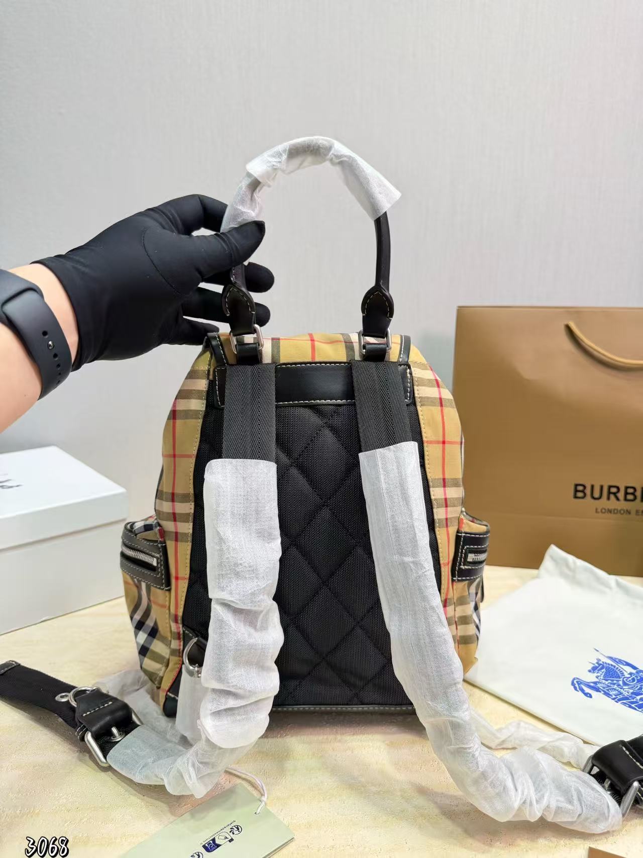 BUR8ERRY チェック柄レザーバックパック【50％割引+送料無料】