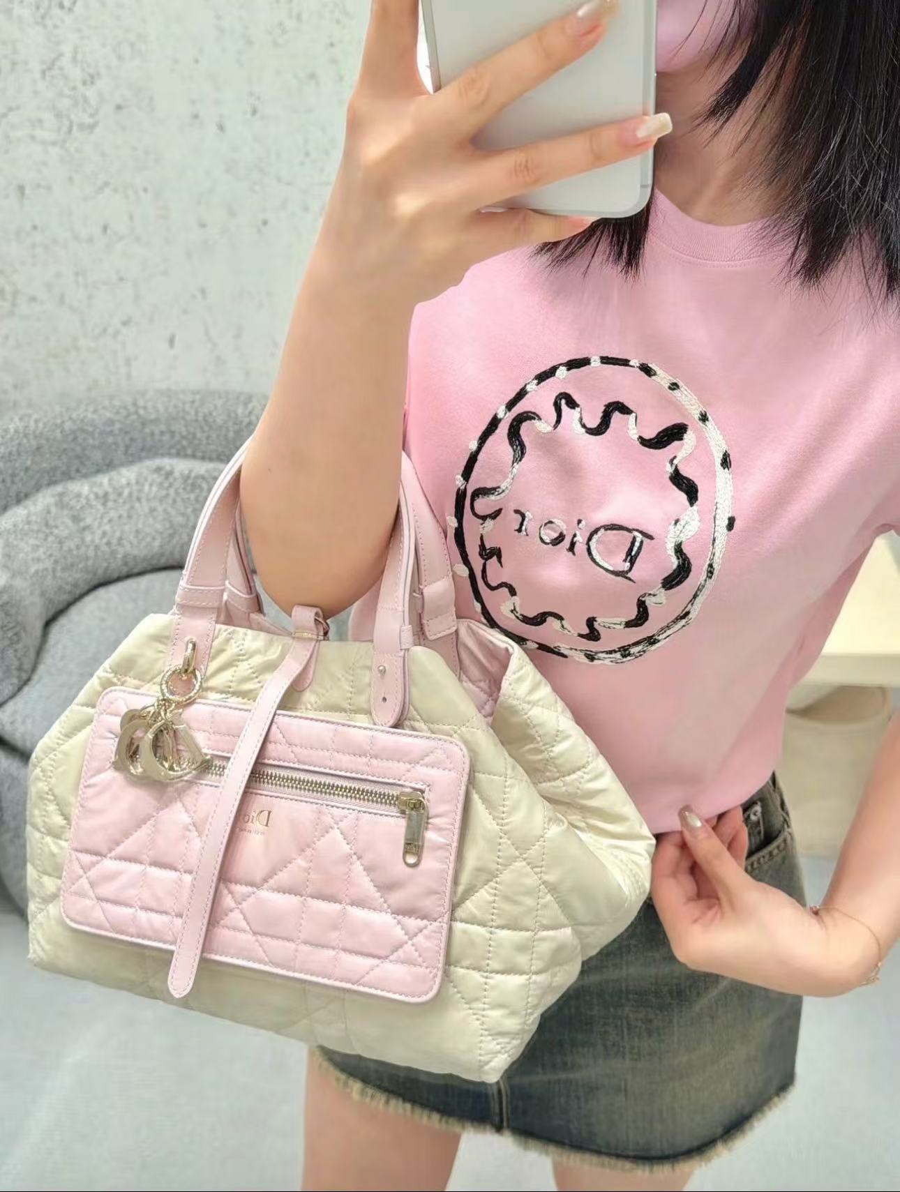 DI0R刺繍入りグラフィティ文字Tシャツ【50％割引+送料無料】