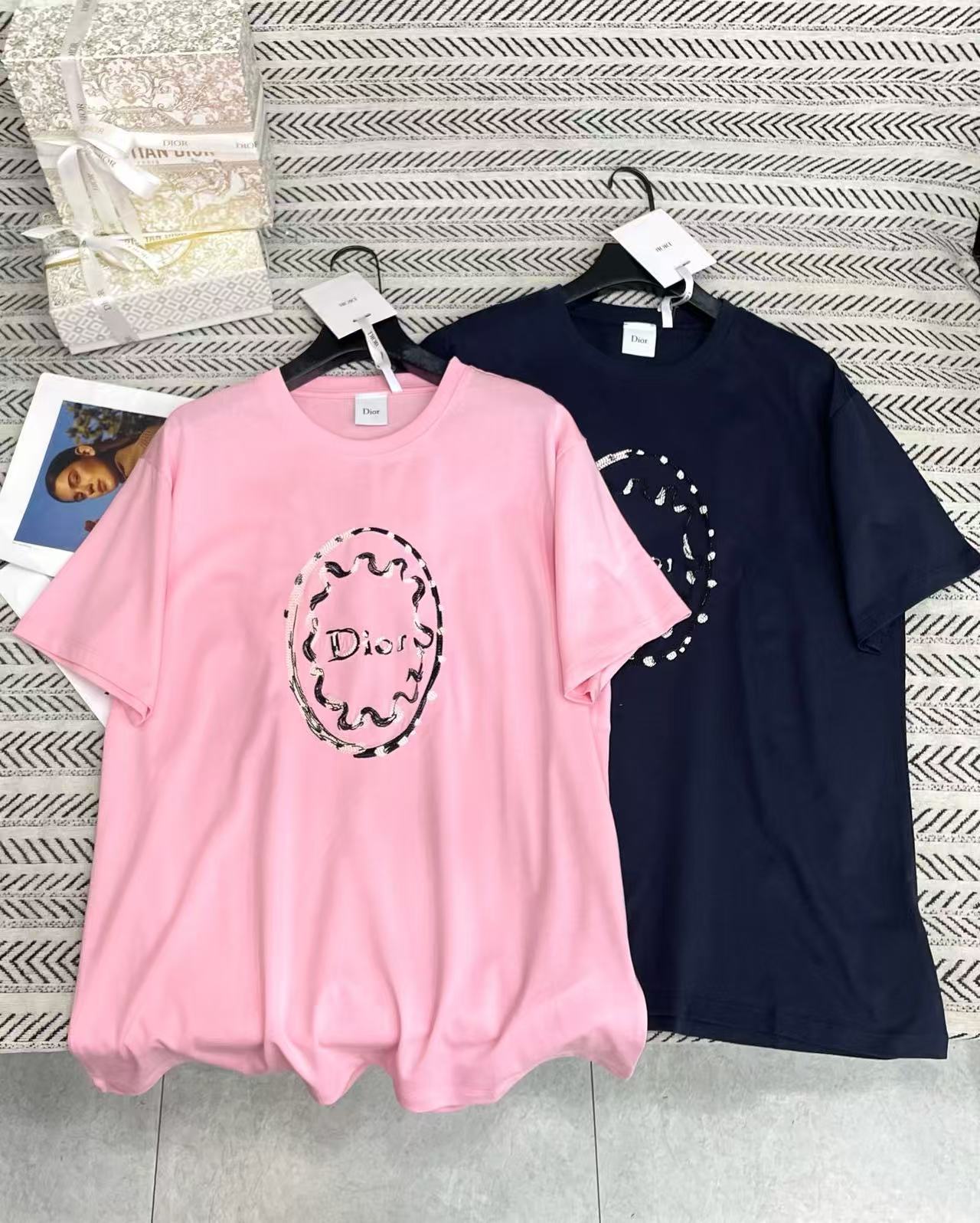 DI0R刺繍入りグラフィティ文字Tシャツ【50％割引+送料無料】