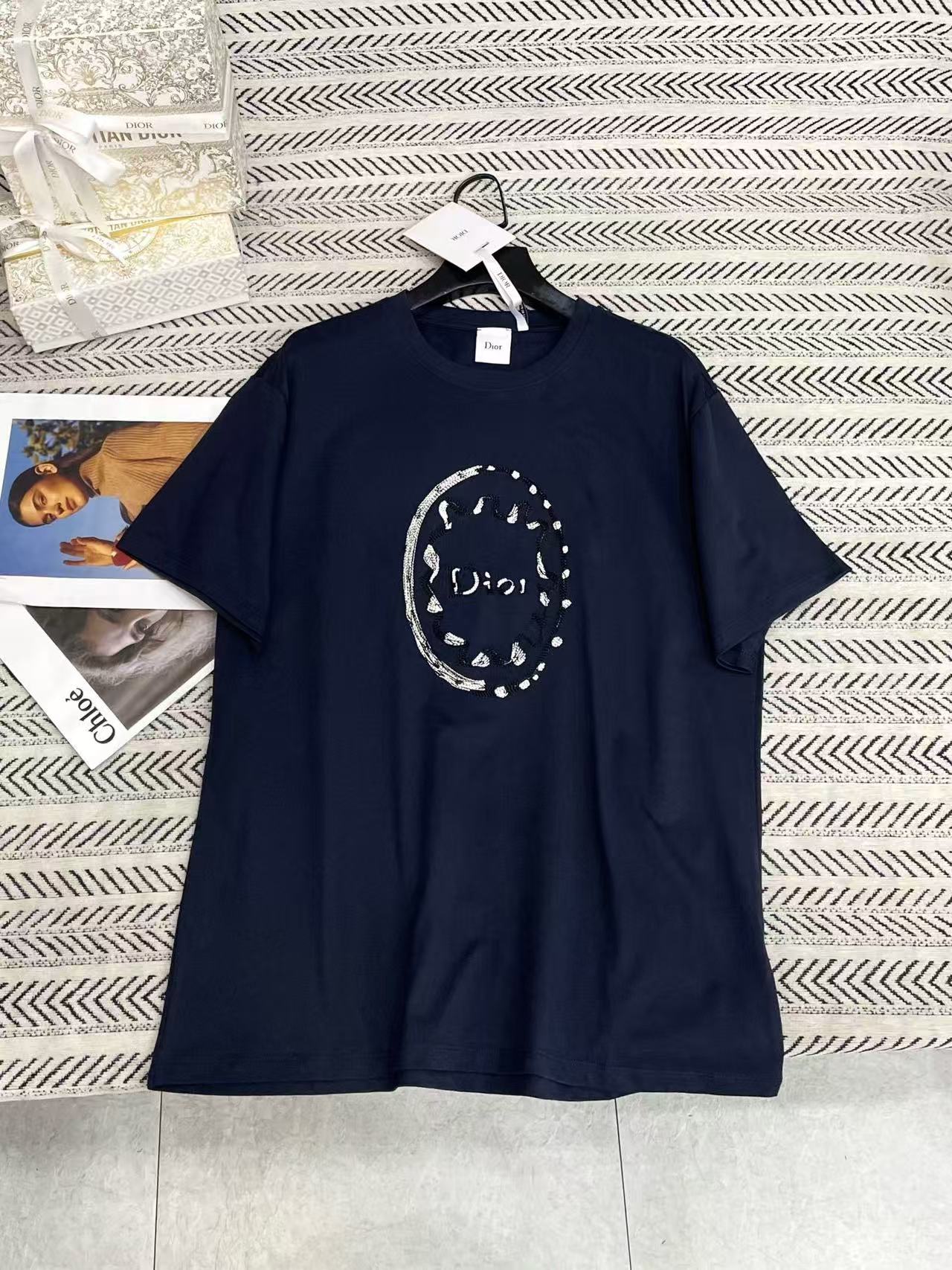 DI0R刺繍入りグラフィティ文字Tシャツ【50％割引+送料無料】