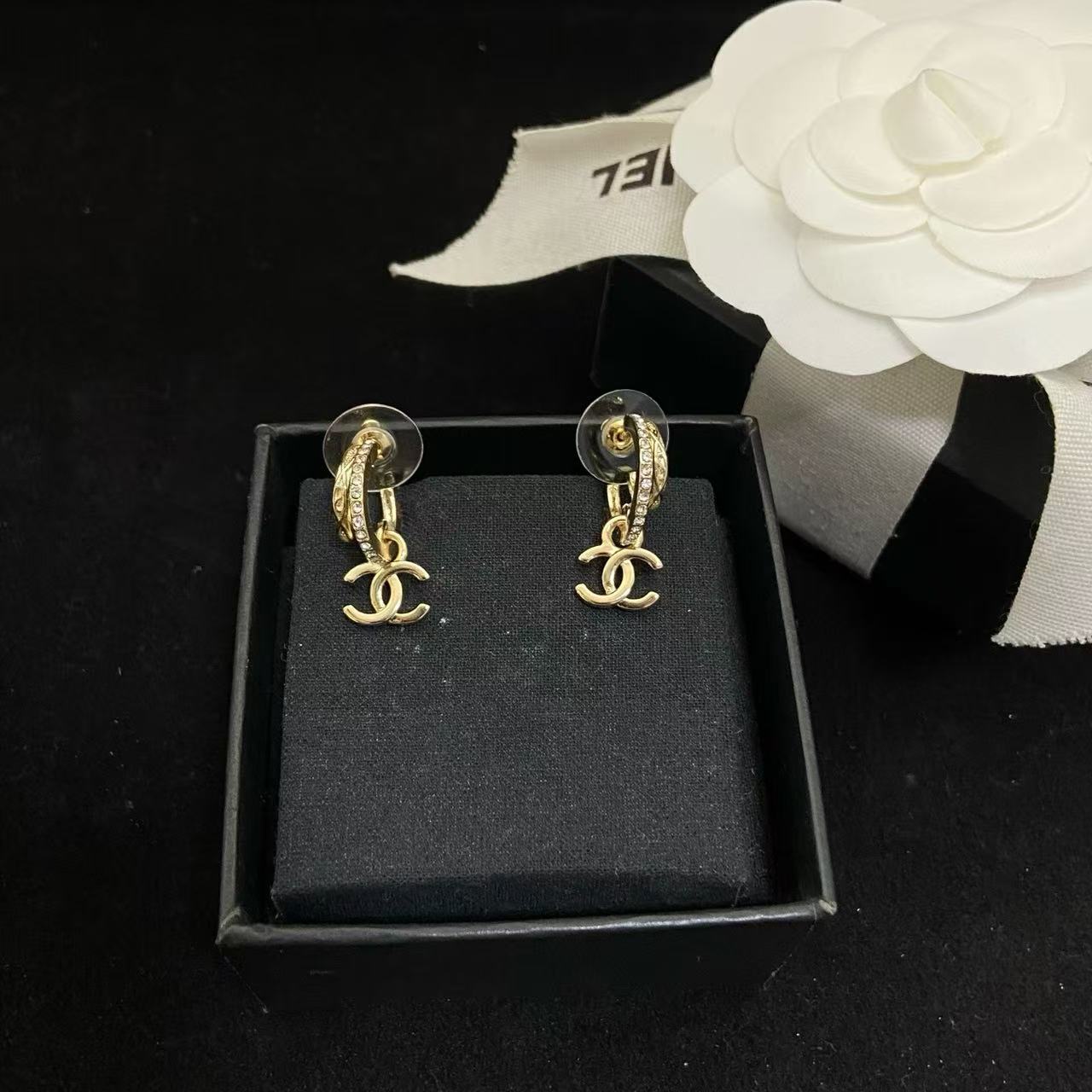 CHANE1 ダイヤモンド ダブルC フープピアス【50％割引+送料無料】