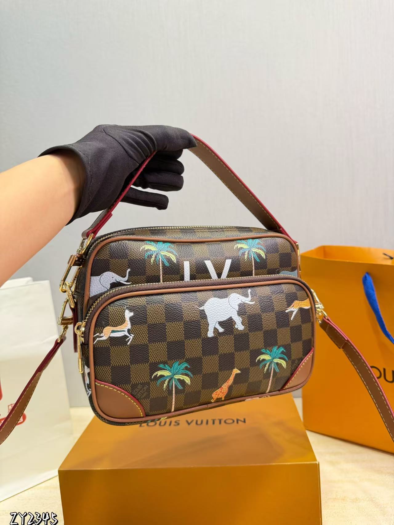 LV Monogram Archiveショルダーバッグ【50％割引+送料無料】