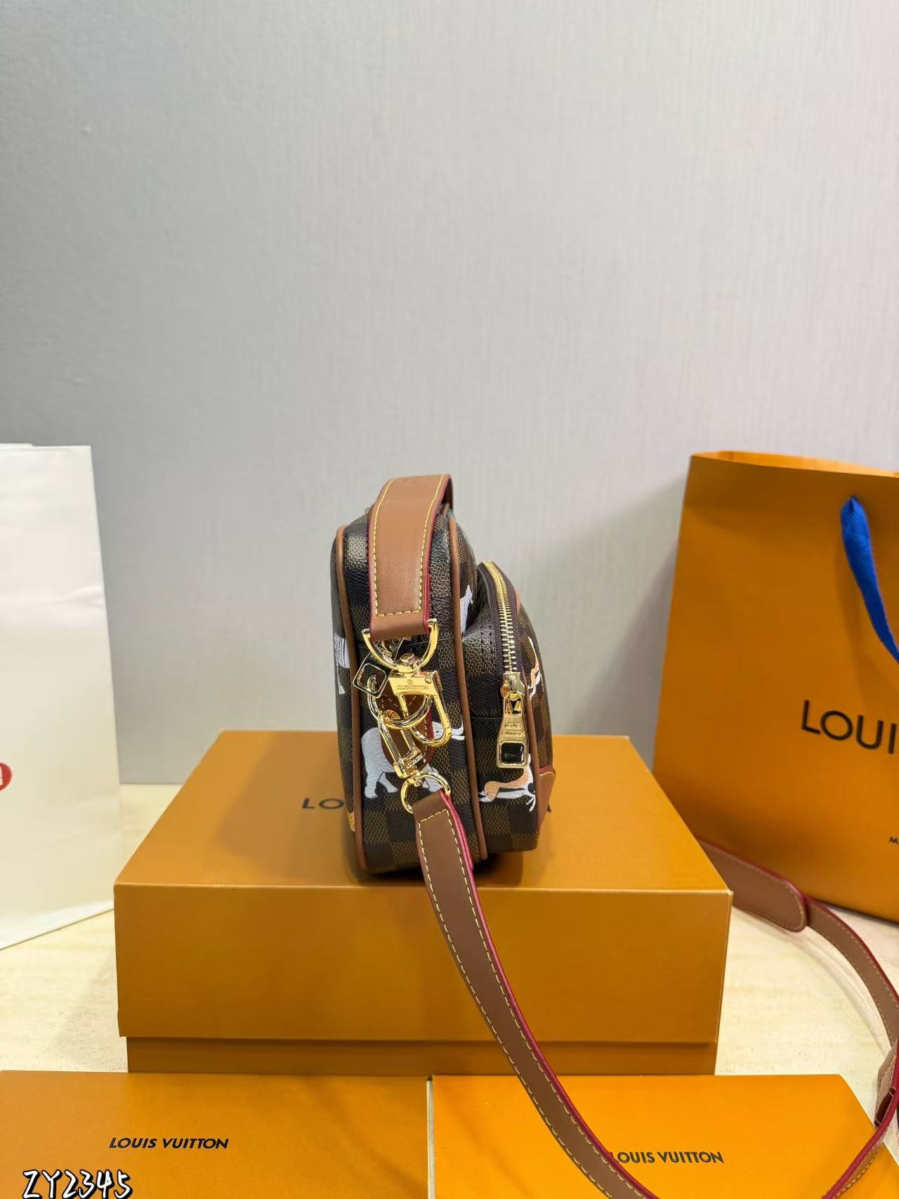 LV Monogram Archiveショルダーバッグ【50％割引+送料無料】