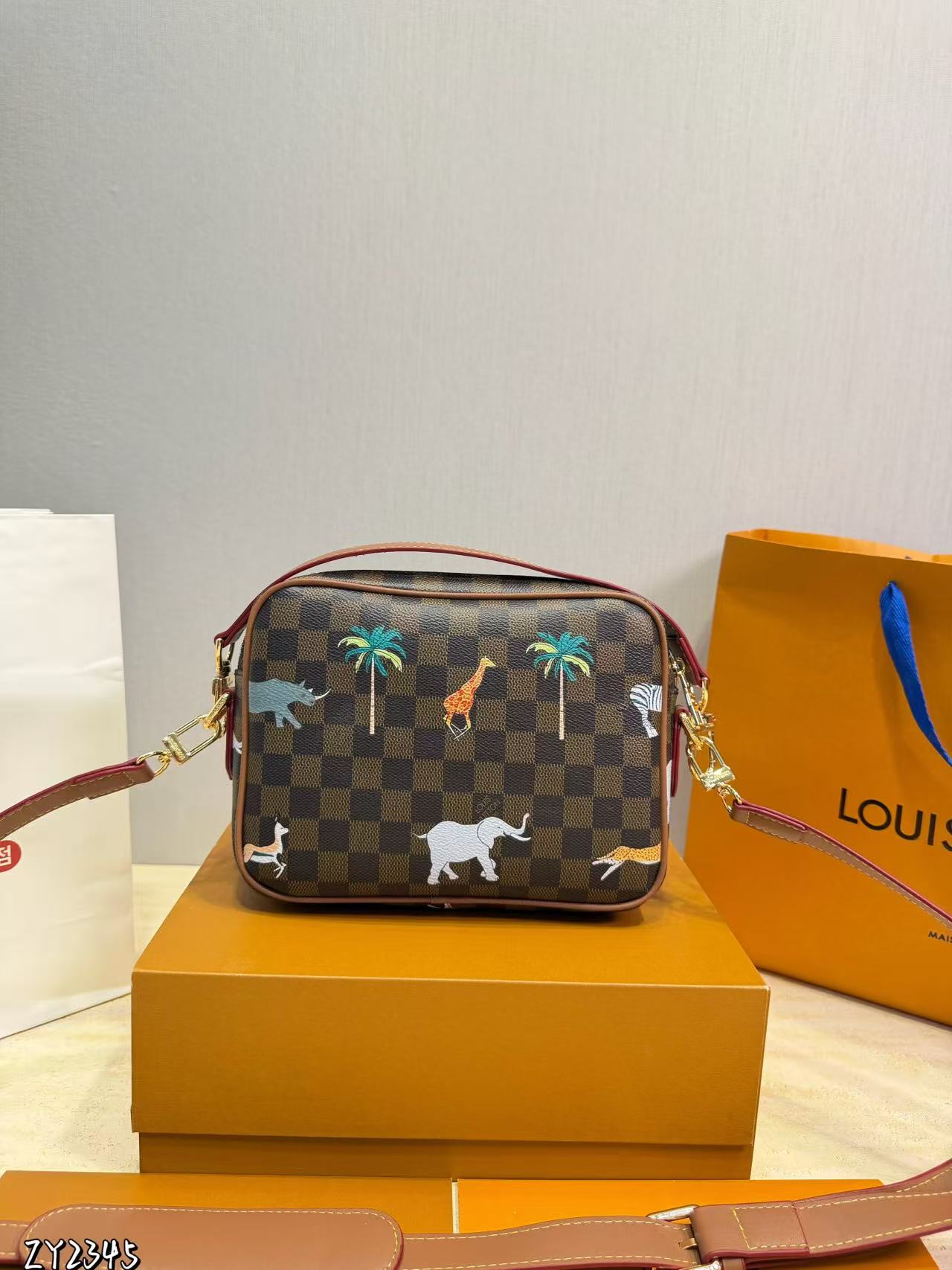 LV Monogram Archiveショルダーバッグ【50％割引+送料無料】