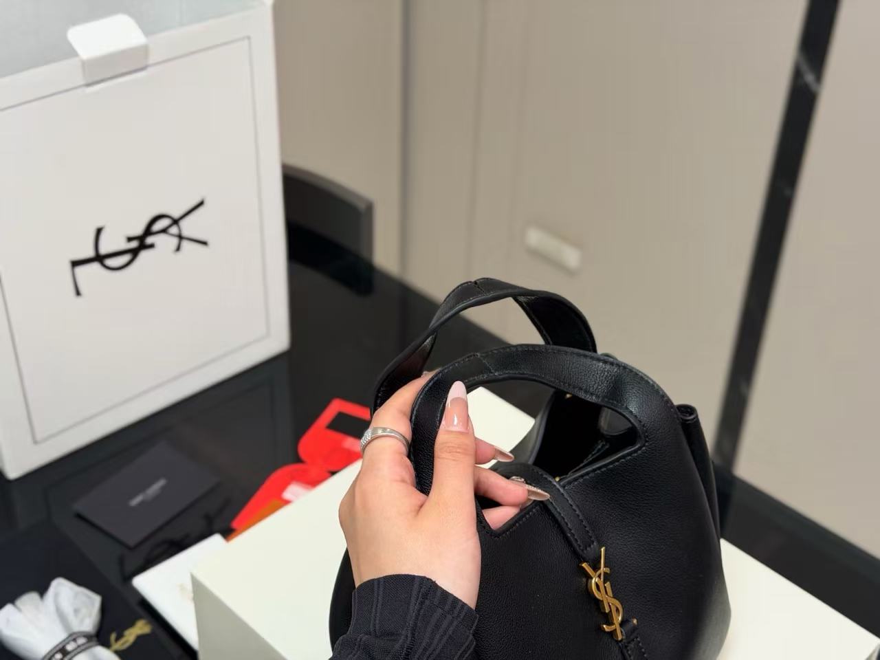 YSLレザーハンドバッグ【50％割引+送料無料】