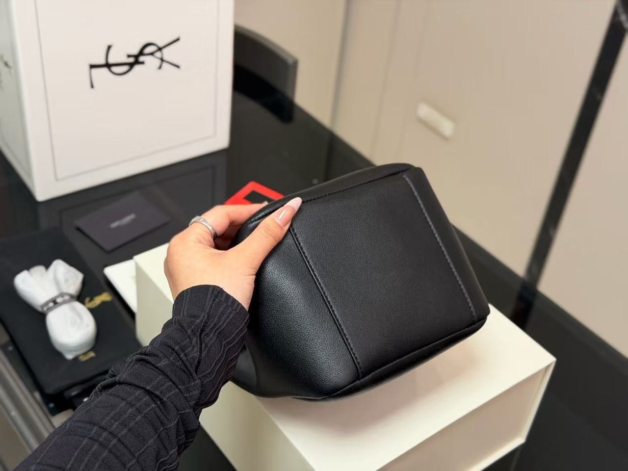 YSLレザーハンドバッグ【50％割引+送料無料】