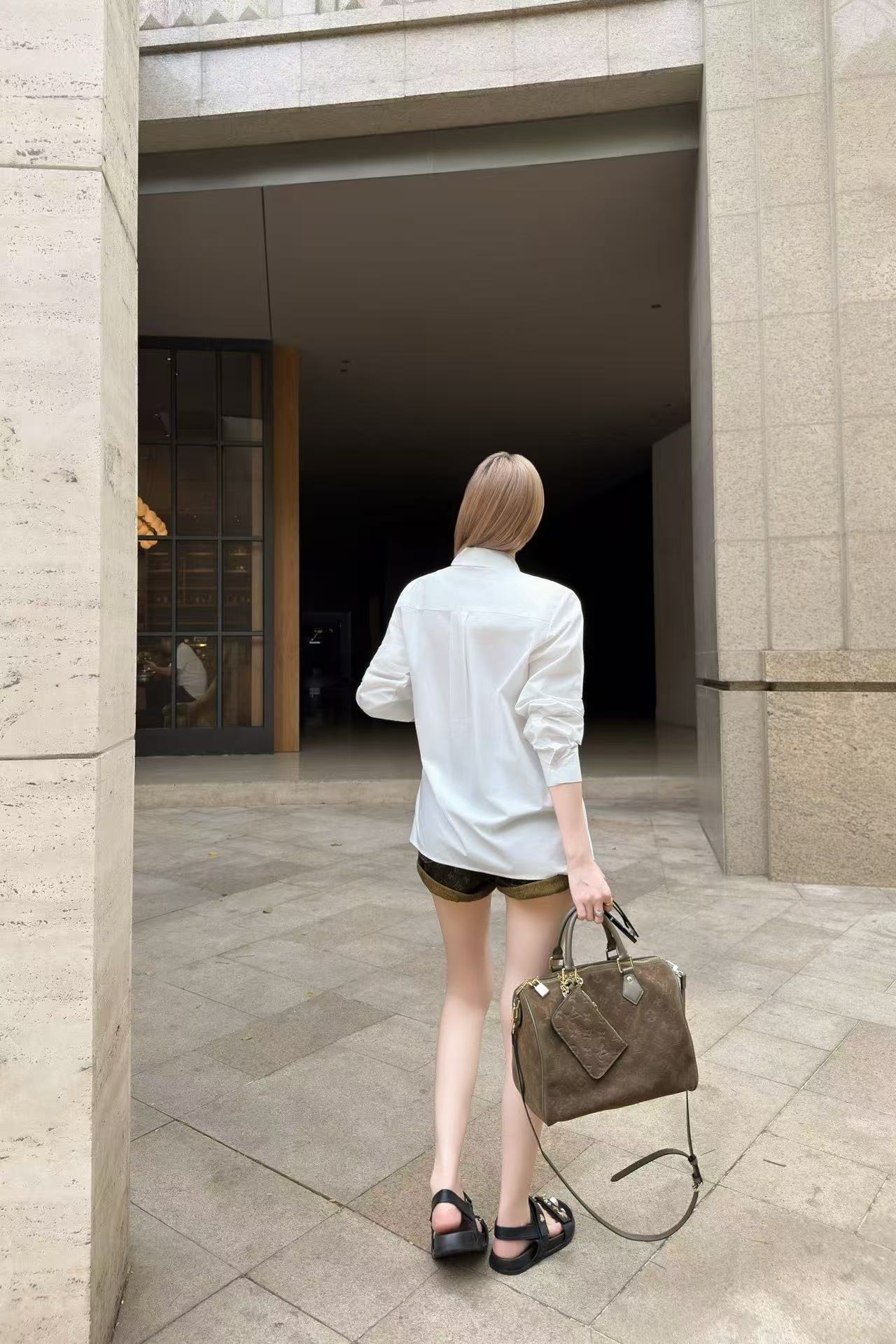 LV ミニマリスト レースアップシャツ【50％割引+送料無料】