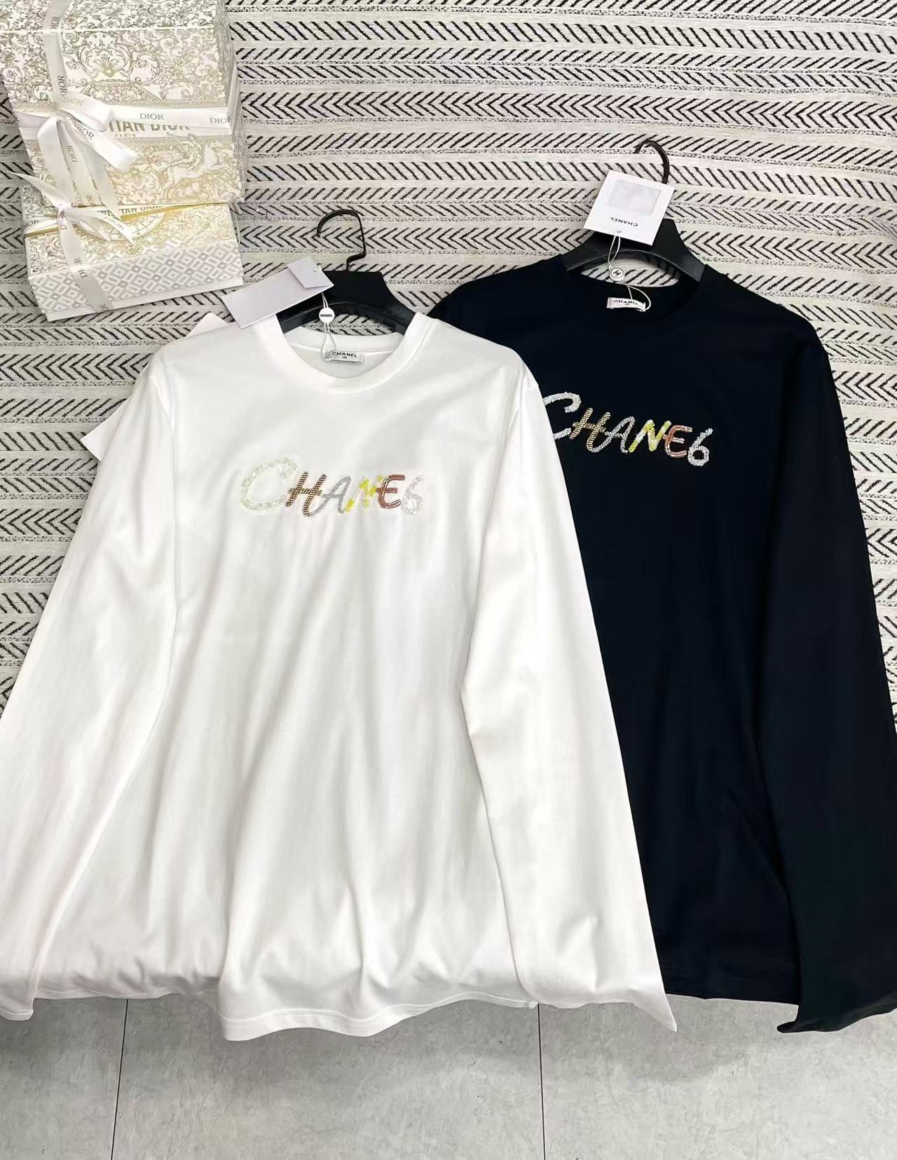 CHANE1 グラデーションレター長袖Tシャツ【50％割引+送料無料】