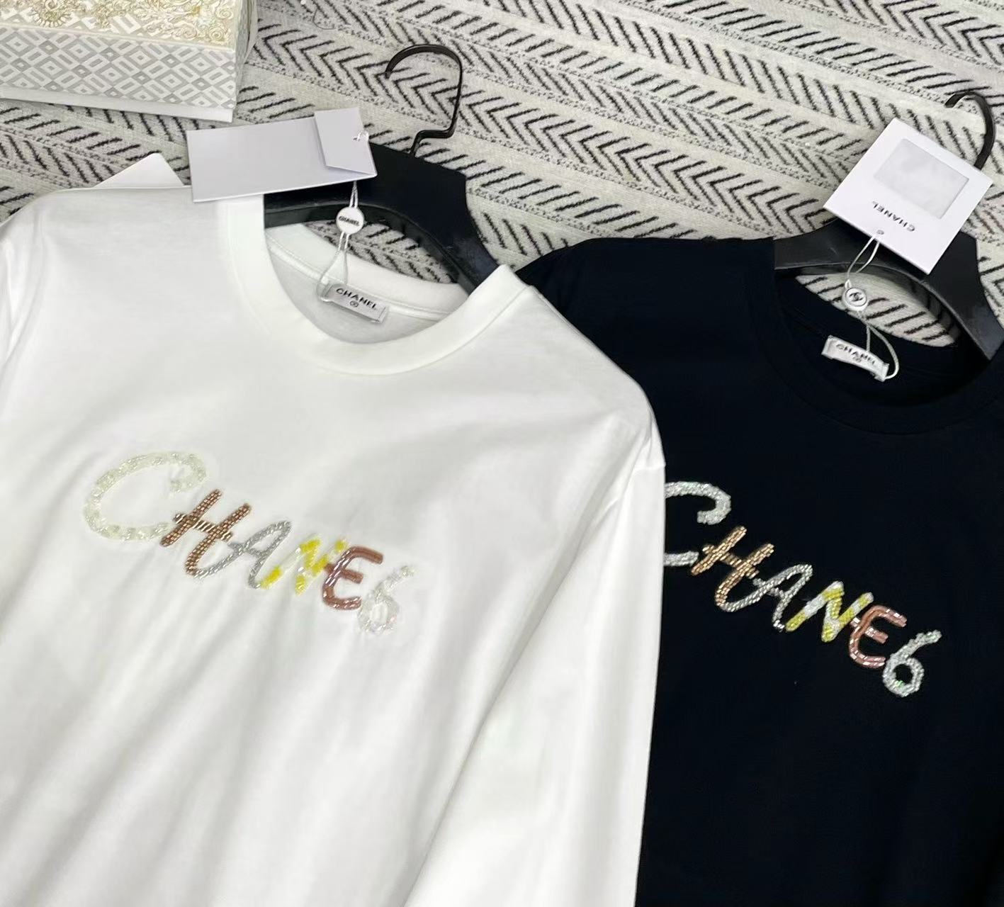 CHANE1 グラデーションレター長袖Tシャツ【50％割引+送料無料】