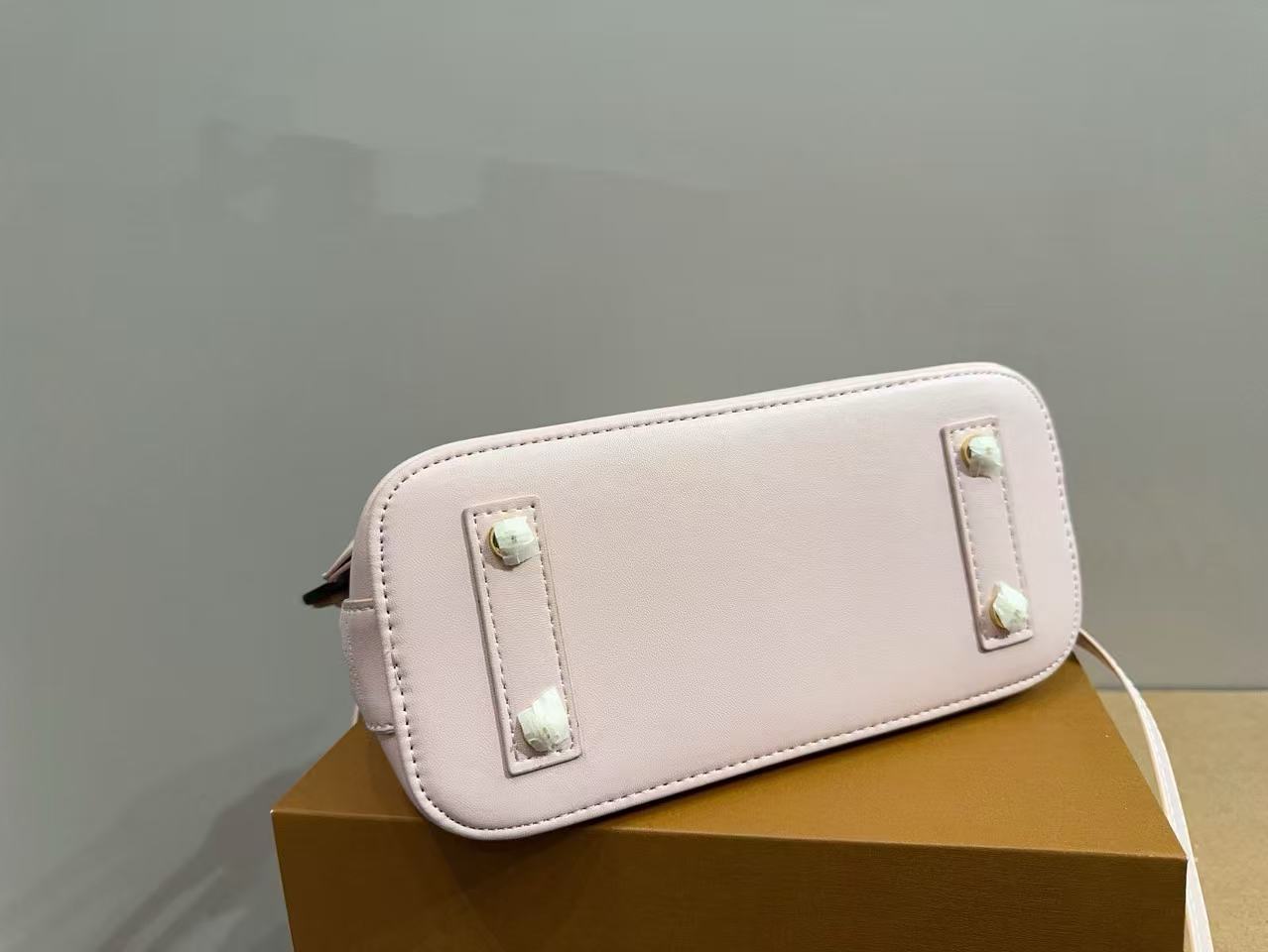 LV AImaピンクの桜柄ハンドバッグ【50％割引+送料無料】