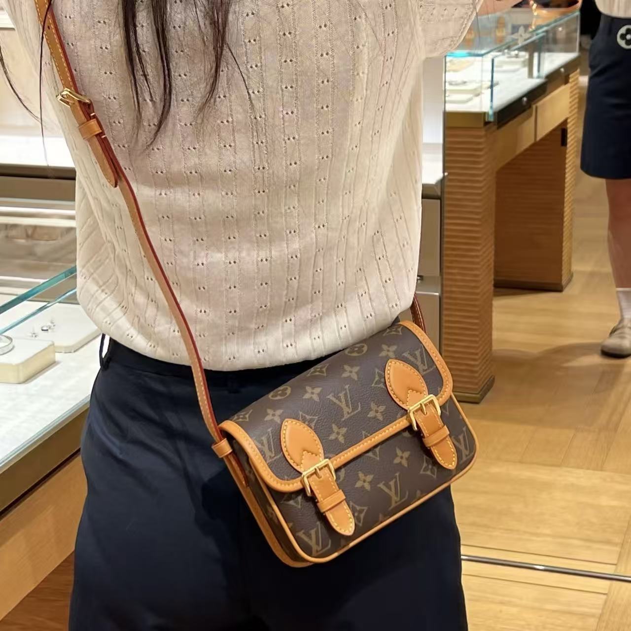 LV Mini Satchelショルダーバッグ【50％割引+送料無料】