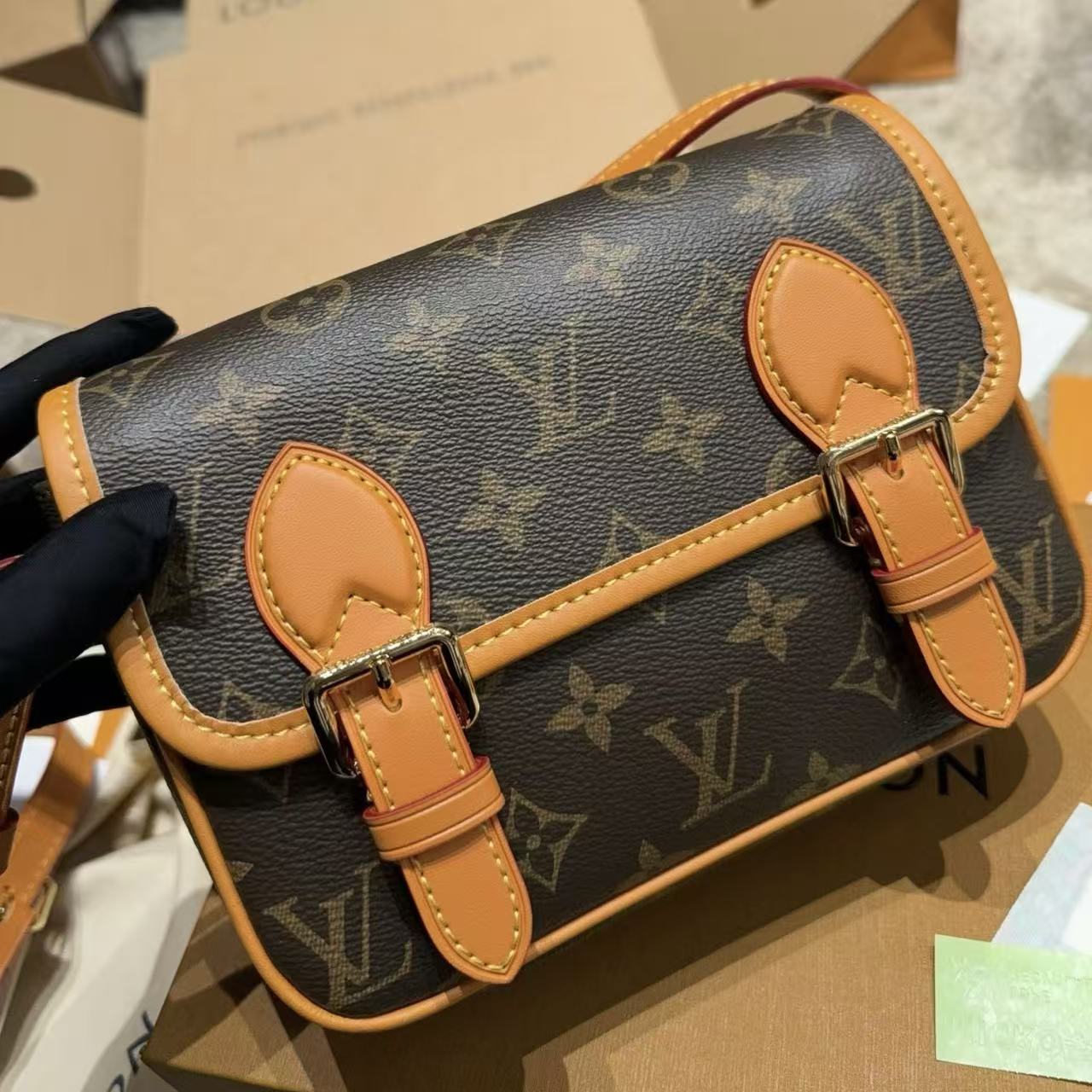LV Mini Satchelショルダーバッグ【50％割引+送料無料】