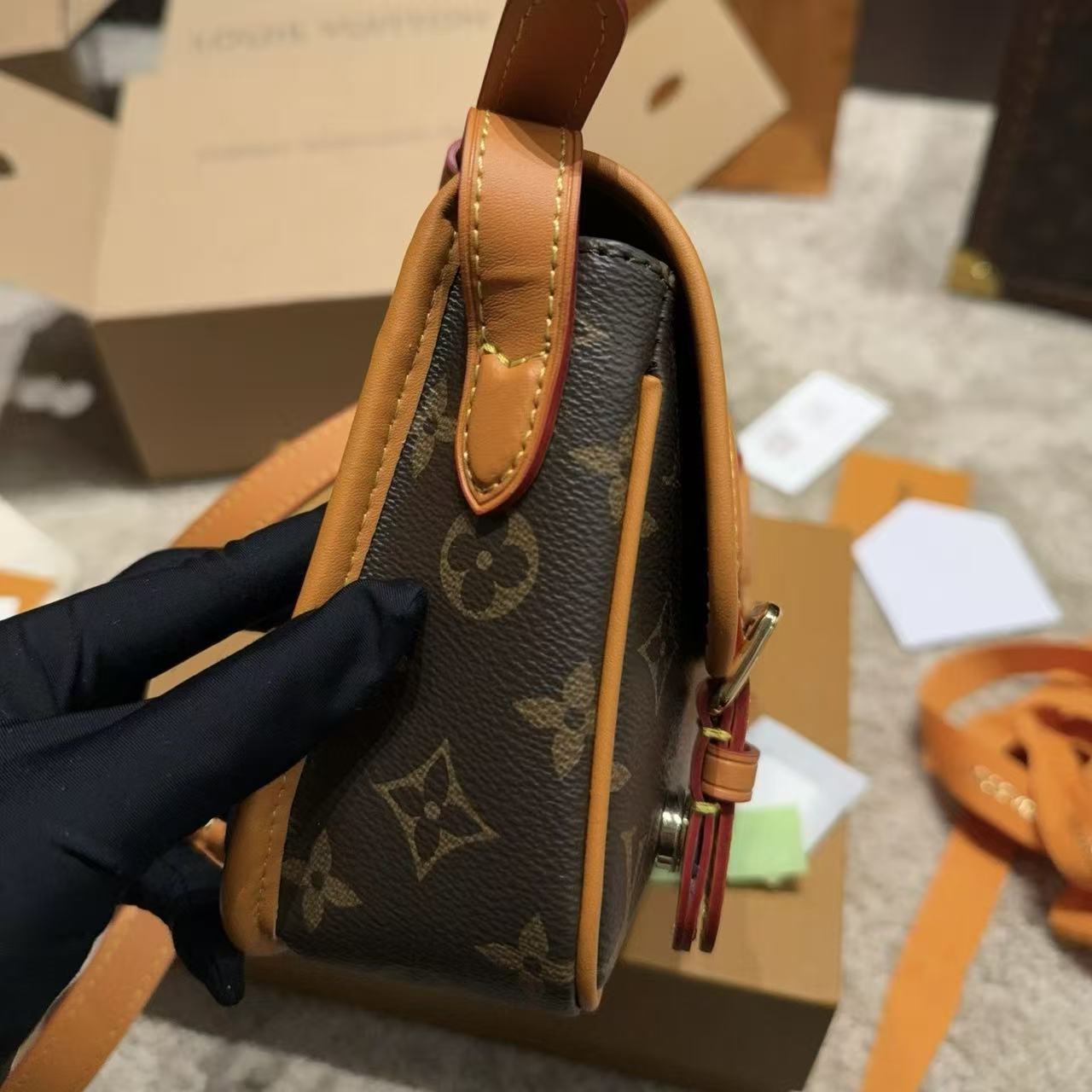 LV Mini Satchelショルダーバッグ【50％割引+送料無料】