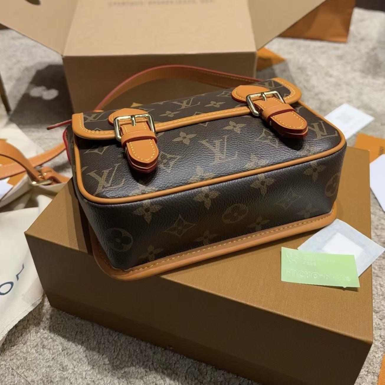 LV Mini Satchelショルダーバッグ【50％割引+送料無料】