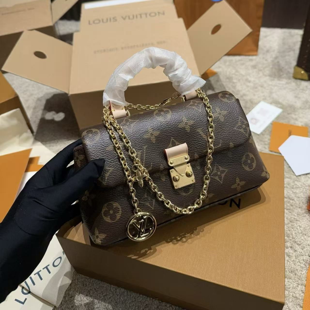 LV チェーン ハンドバッグ【50％割引+送料無料】