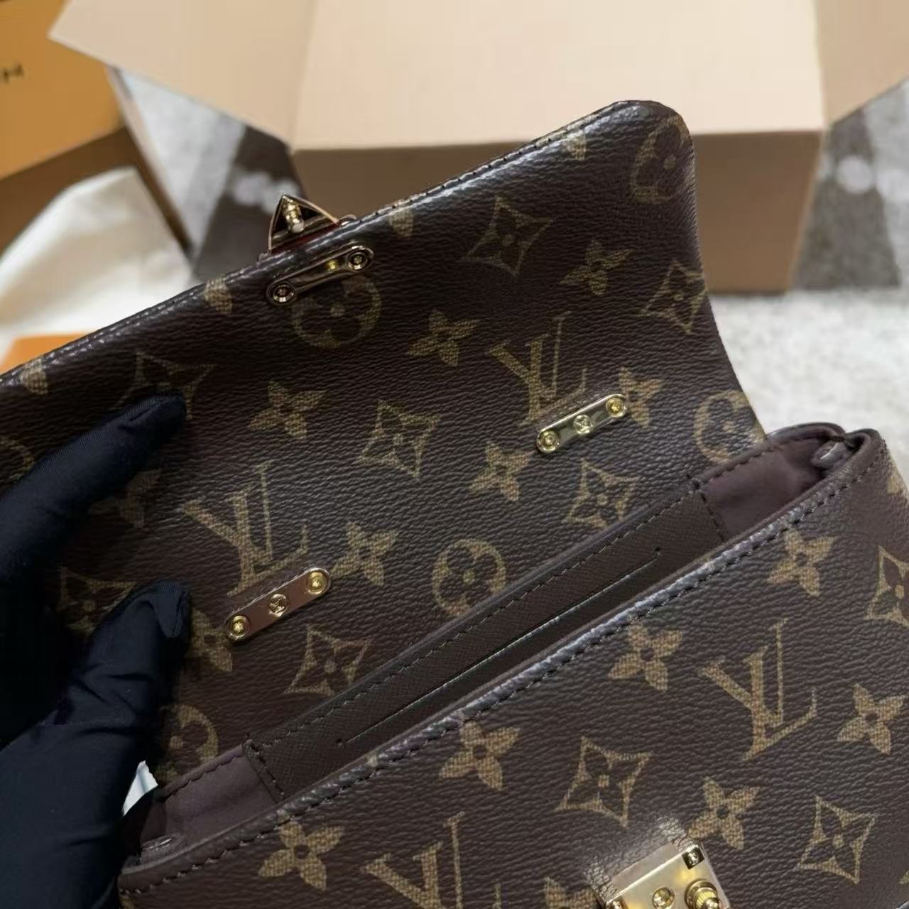 LV チェーン ハンドバッグ【50％割引+送料無料】
