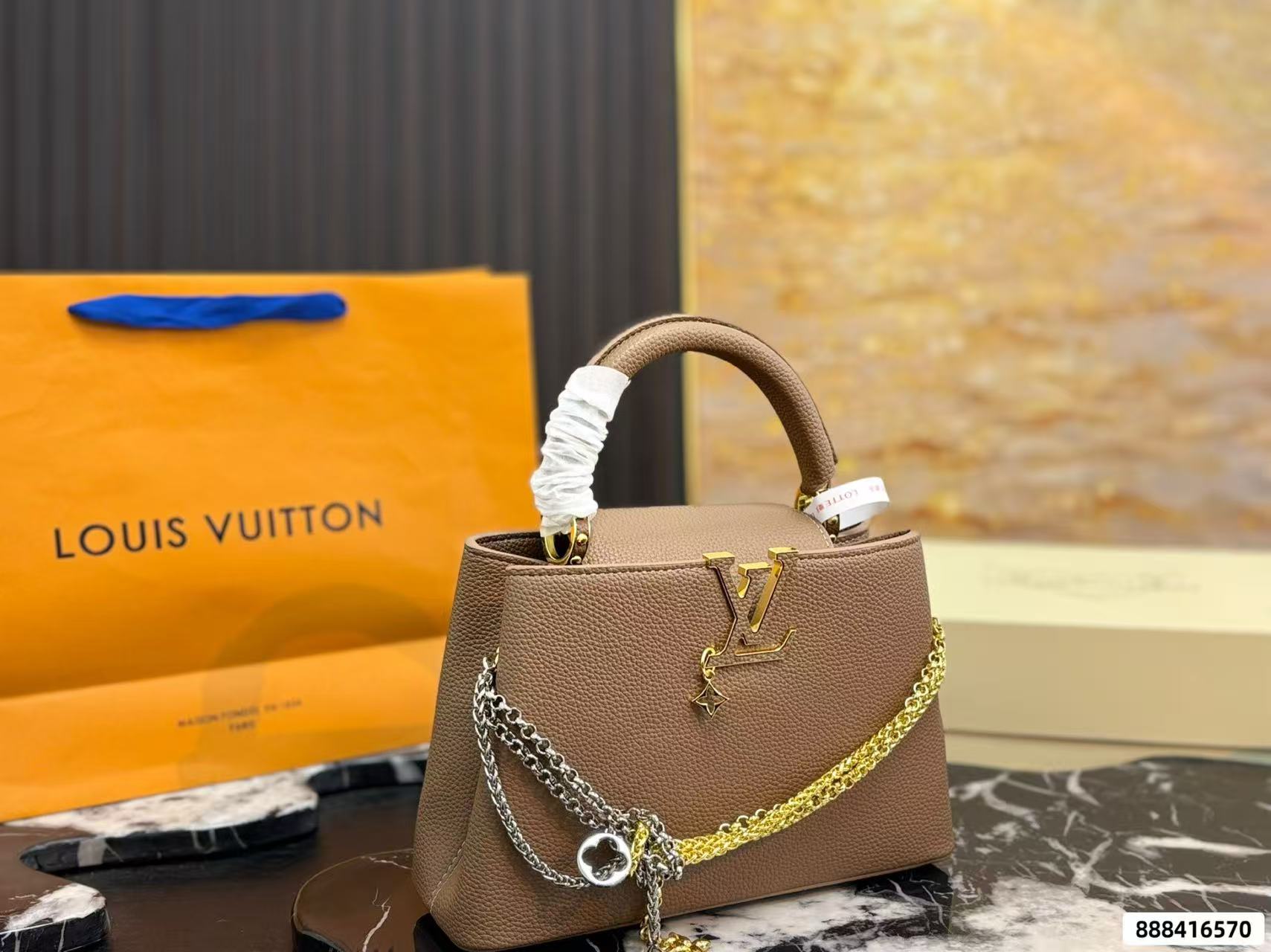 LV Capucines牛革ハンドバッグ【50％割引+送料無料】