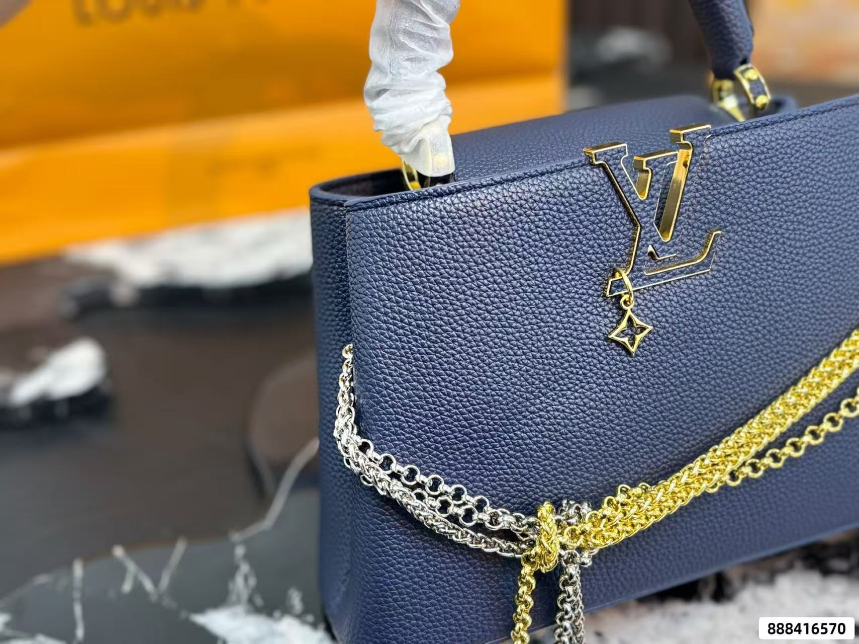 LV Capucines牛革ハンドバッグ【50％割引+送料無料】