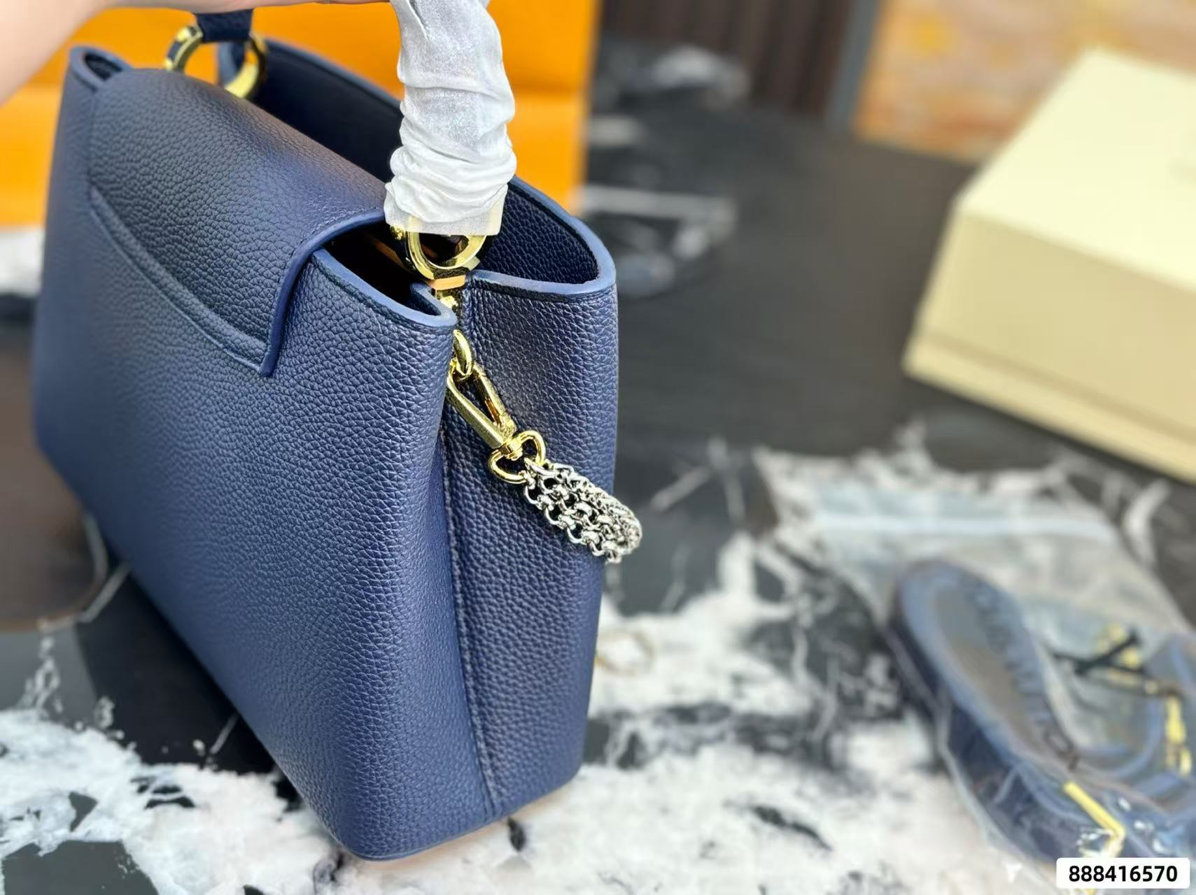 LV Capucines牛革ハンドバッグ【50％割引+送料無料】