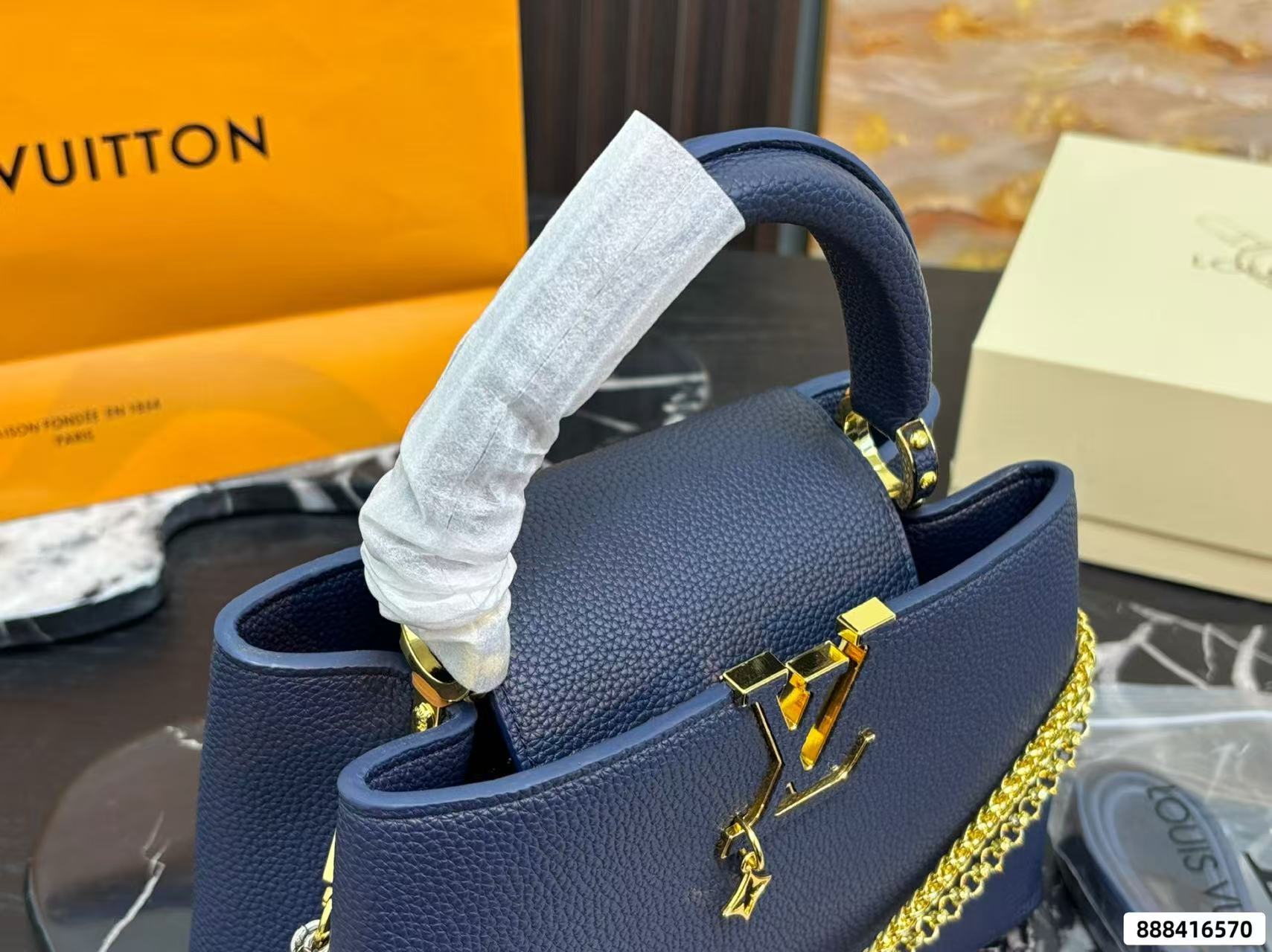 LV Capucines牛革ハンドバッグ【50％割引+送料無料】
