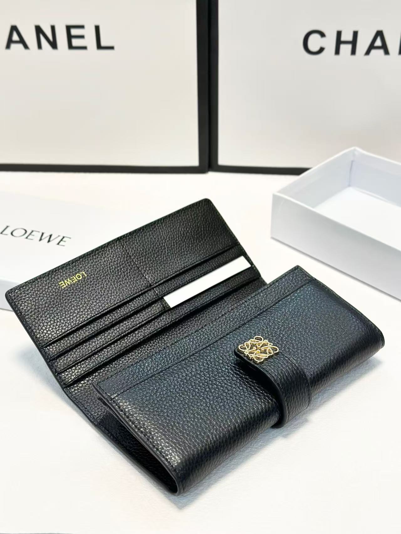 L0WEW レザー長財布【50％割引+送料無料】