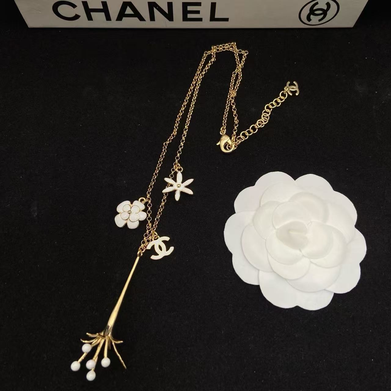 CHANE1 ダブルCフラワーネックレス【50％割引+送料無料】