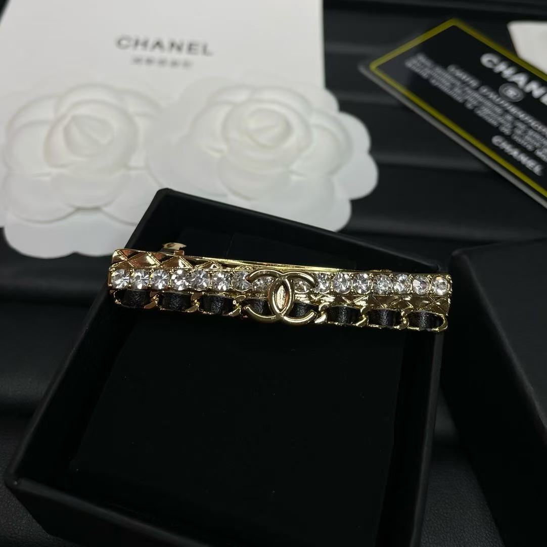 CHANE1 ダブルC レザーブローチ【50％割引+送料無料】