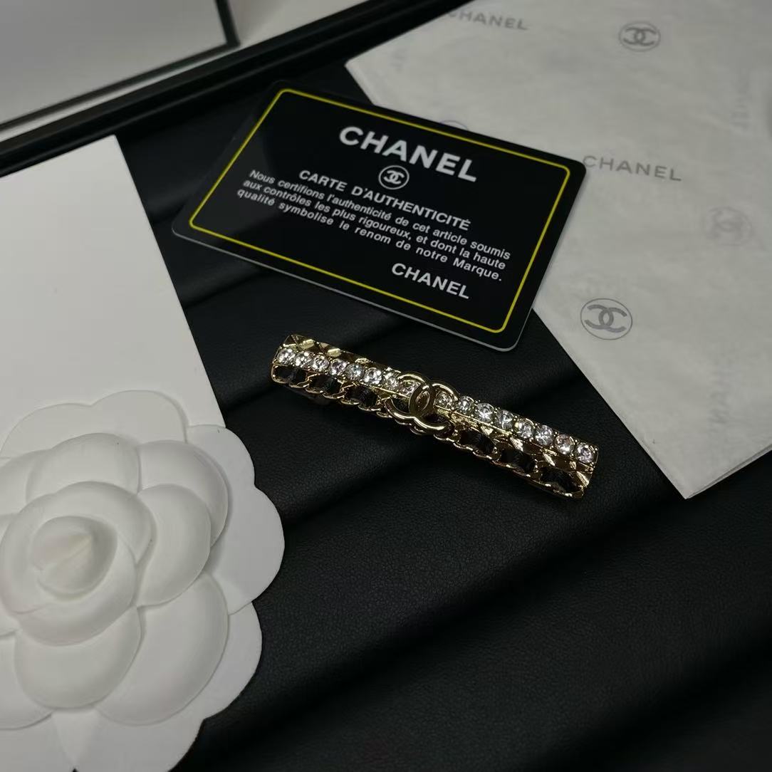CHANE1 ダブルC レザーブローチ【50％割引+送料無料】