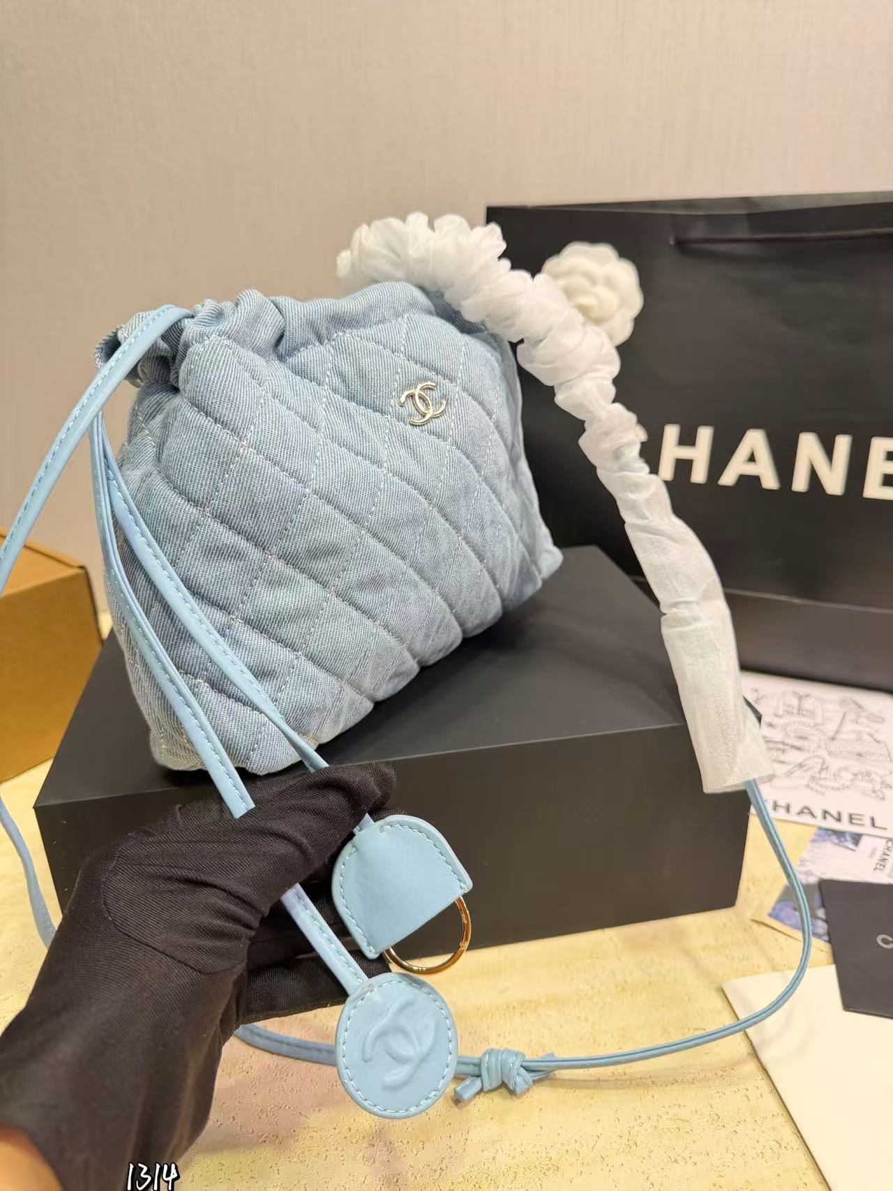 CHANE1 ダブルC ドローストリング デニムショルダーバッグ【50％割引+送料無料】