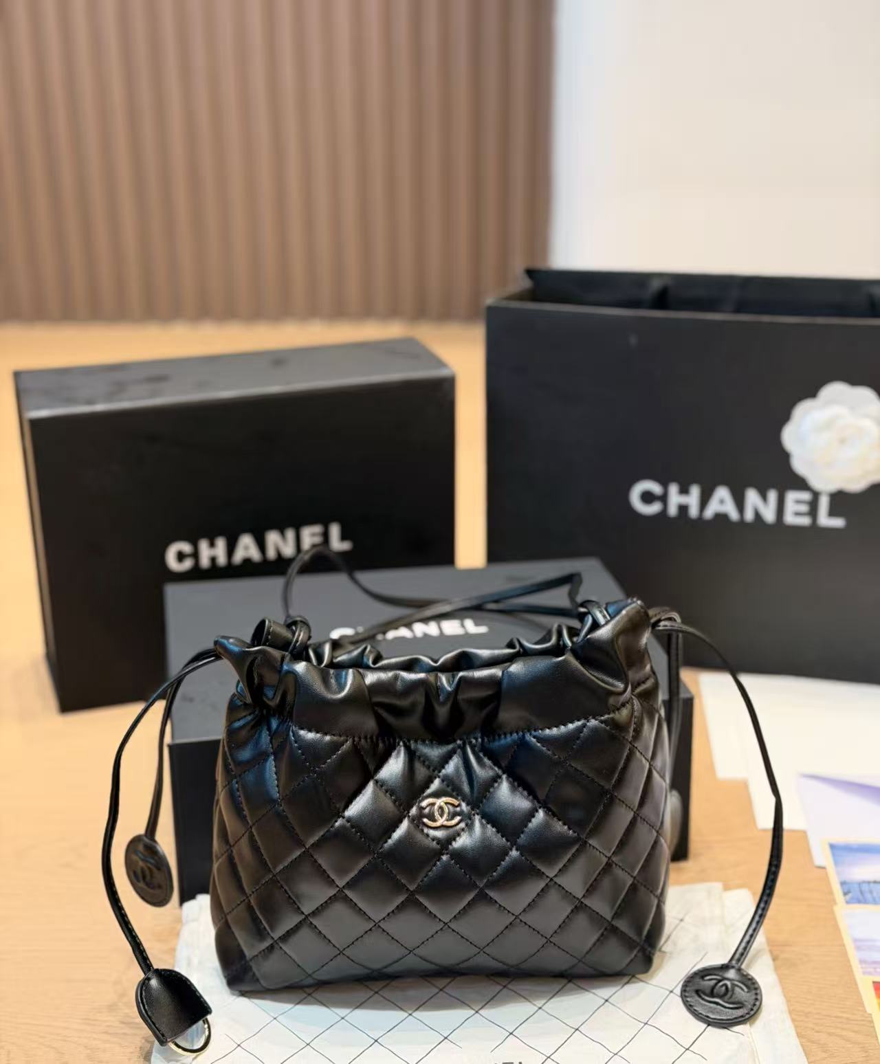 CHANE1 ドローストリング ラムスキン ハンドバッグ【50％割引+送料無料】