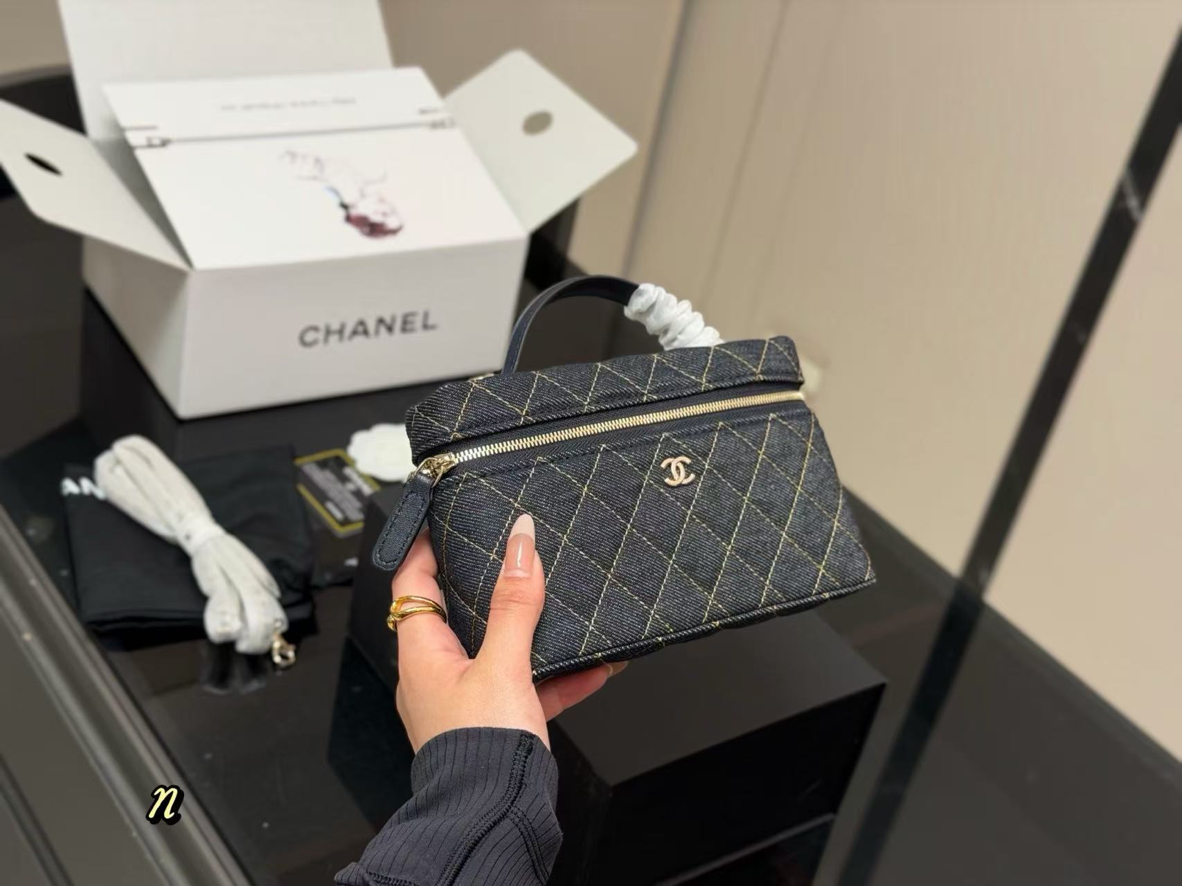 CHANE1 ダブルC デニムチェーンバッグ【50％割引+送料無料】