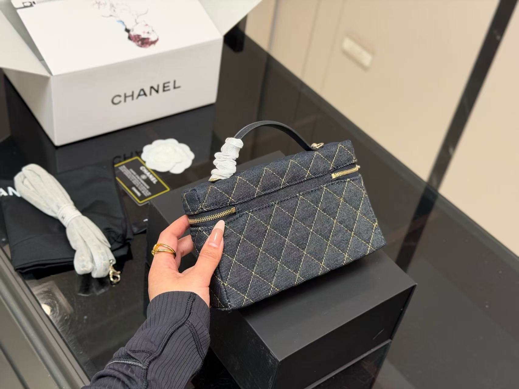 CHANE1 ダブルC デニムチェーンバッグ【50％割引+送料無料】
