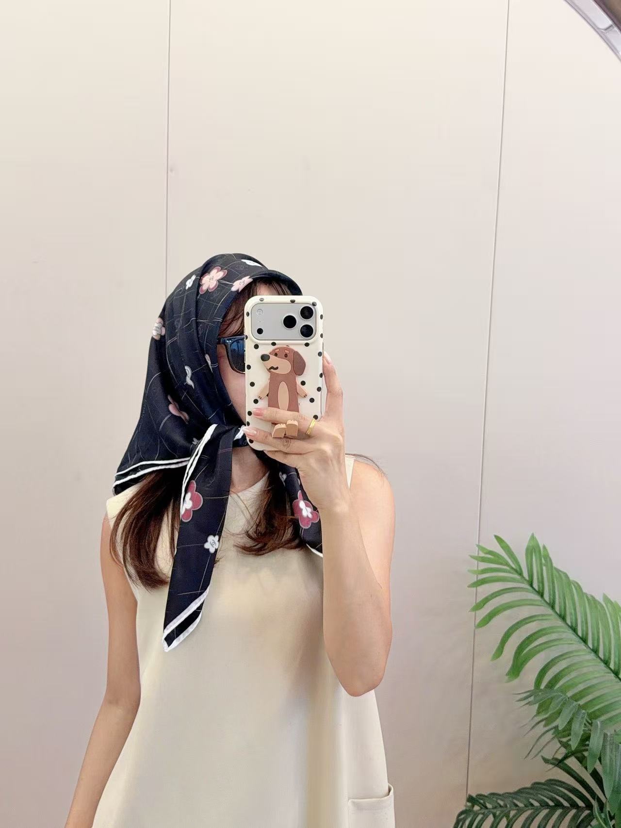 CHANE1 ダブルC フローラルシルクスカーフ【50％割引+送料無料】