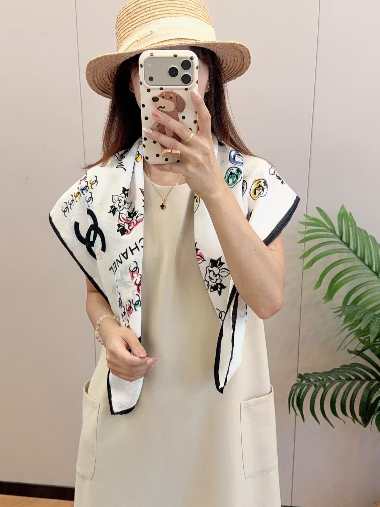 CHANE1 ダブルCプリントシルクスカーフ【50％割引+送料無料】