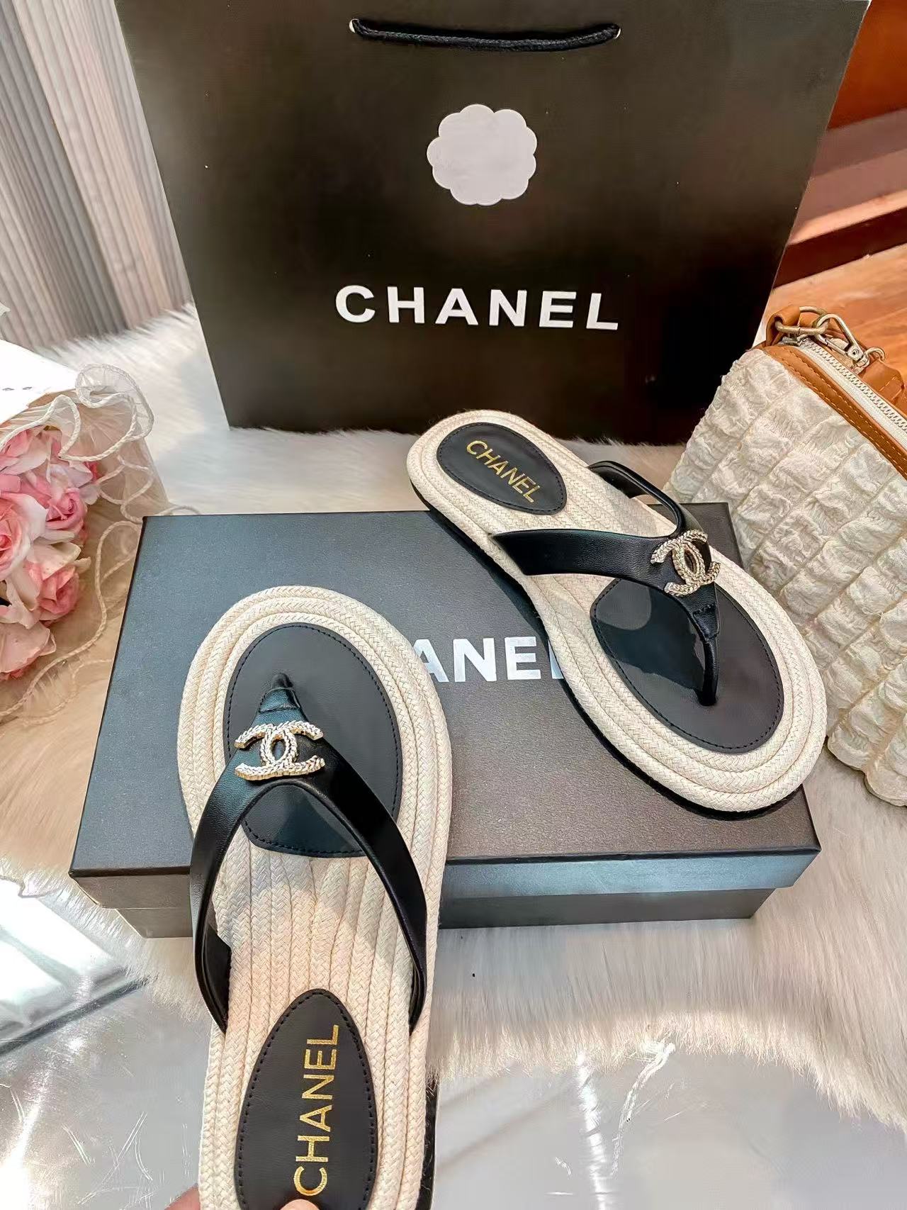 CHANE1 レザー ダブルC スリッパ【50％割引+送料無料】