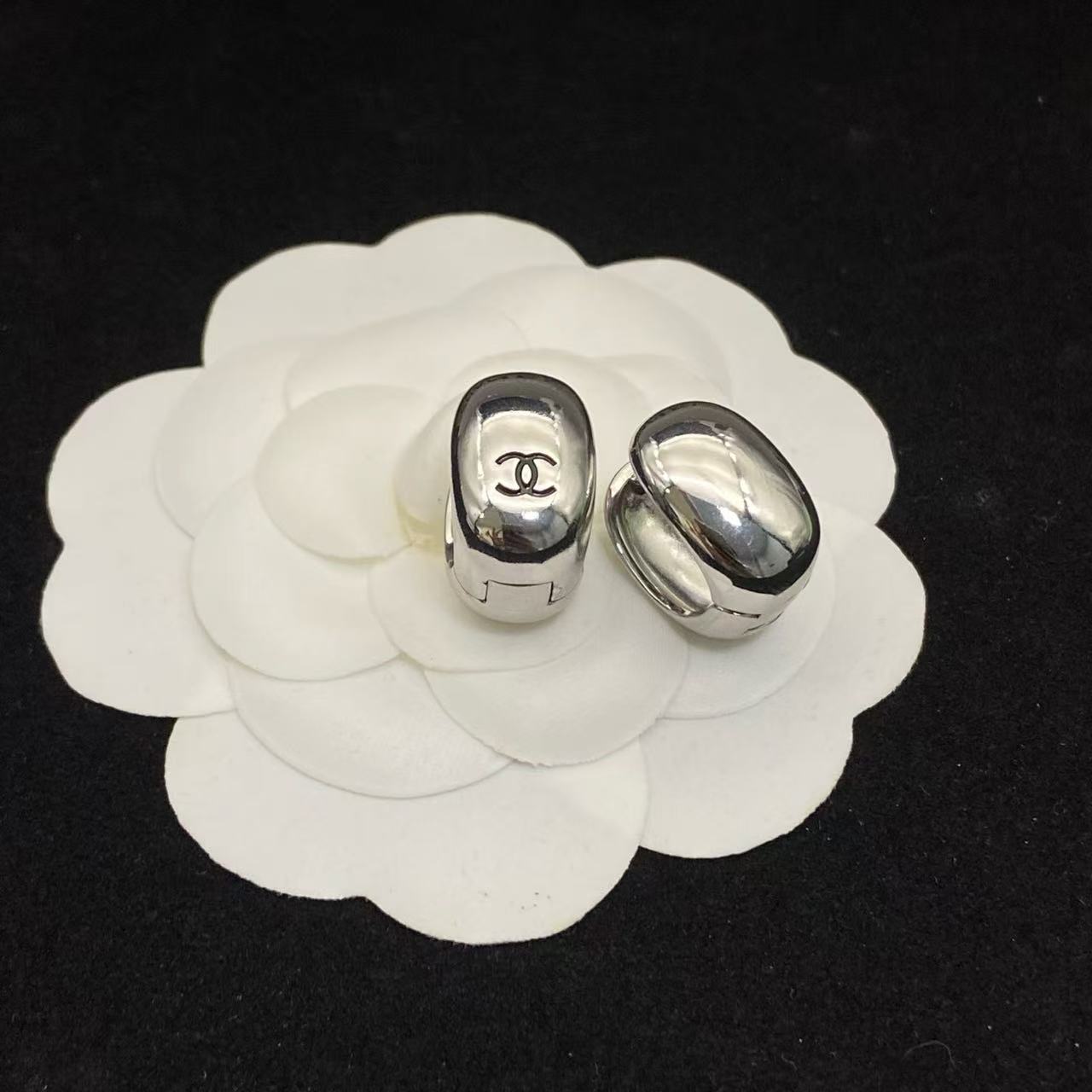 CHANE1 シンプルダブルCフープピアス【50％割引+送料無料】