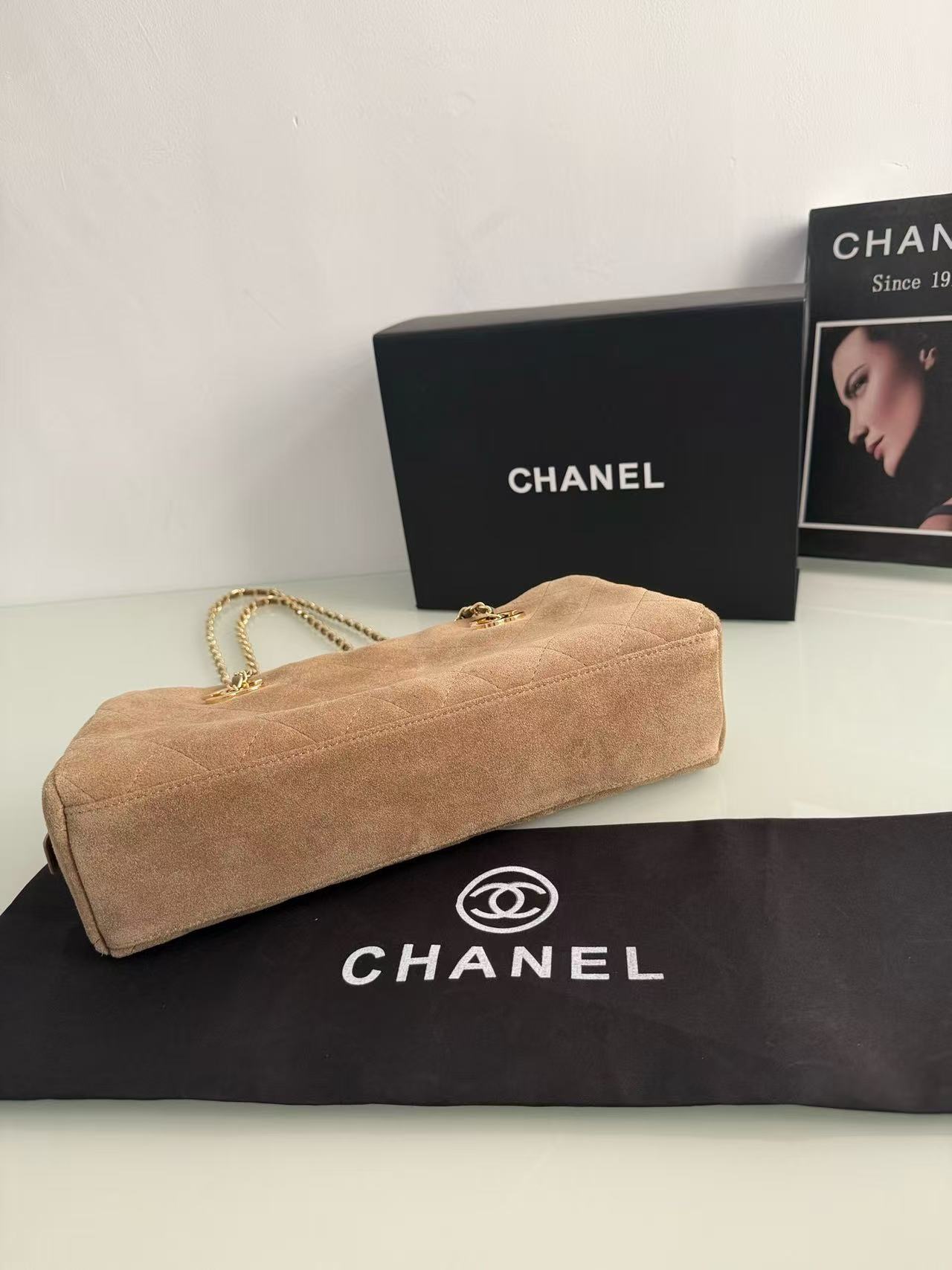 CHANE1 ヌバックレザー チェーンショルダーバッグ【50％割引+送料無料】