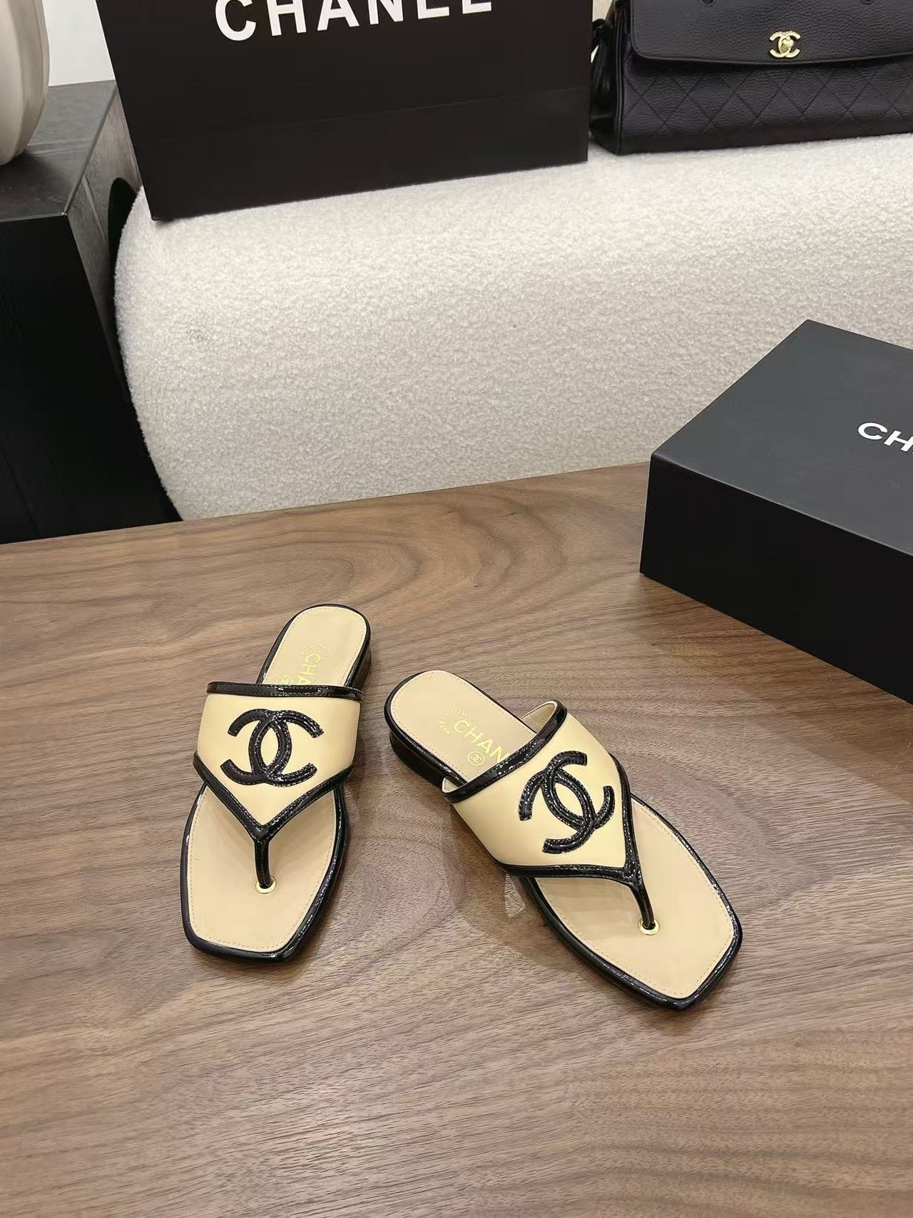 CHANE1 高品質ダブルCスリッパ【50％割引+送料無料】