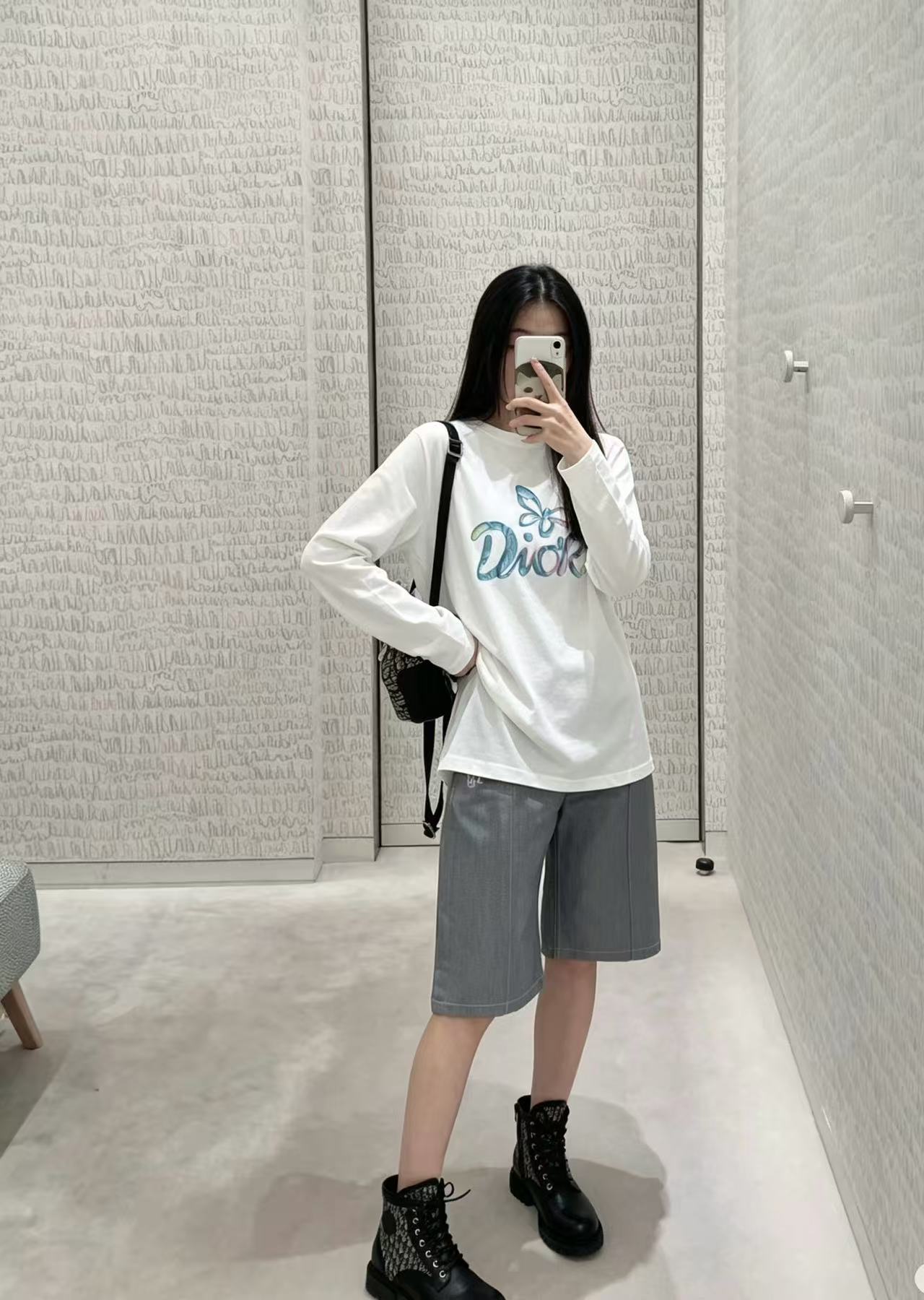 DI0Rバタフライ・レター 長袖Tシャツ【50％割引+送料無料】