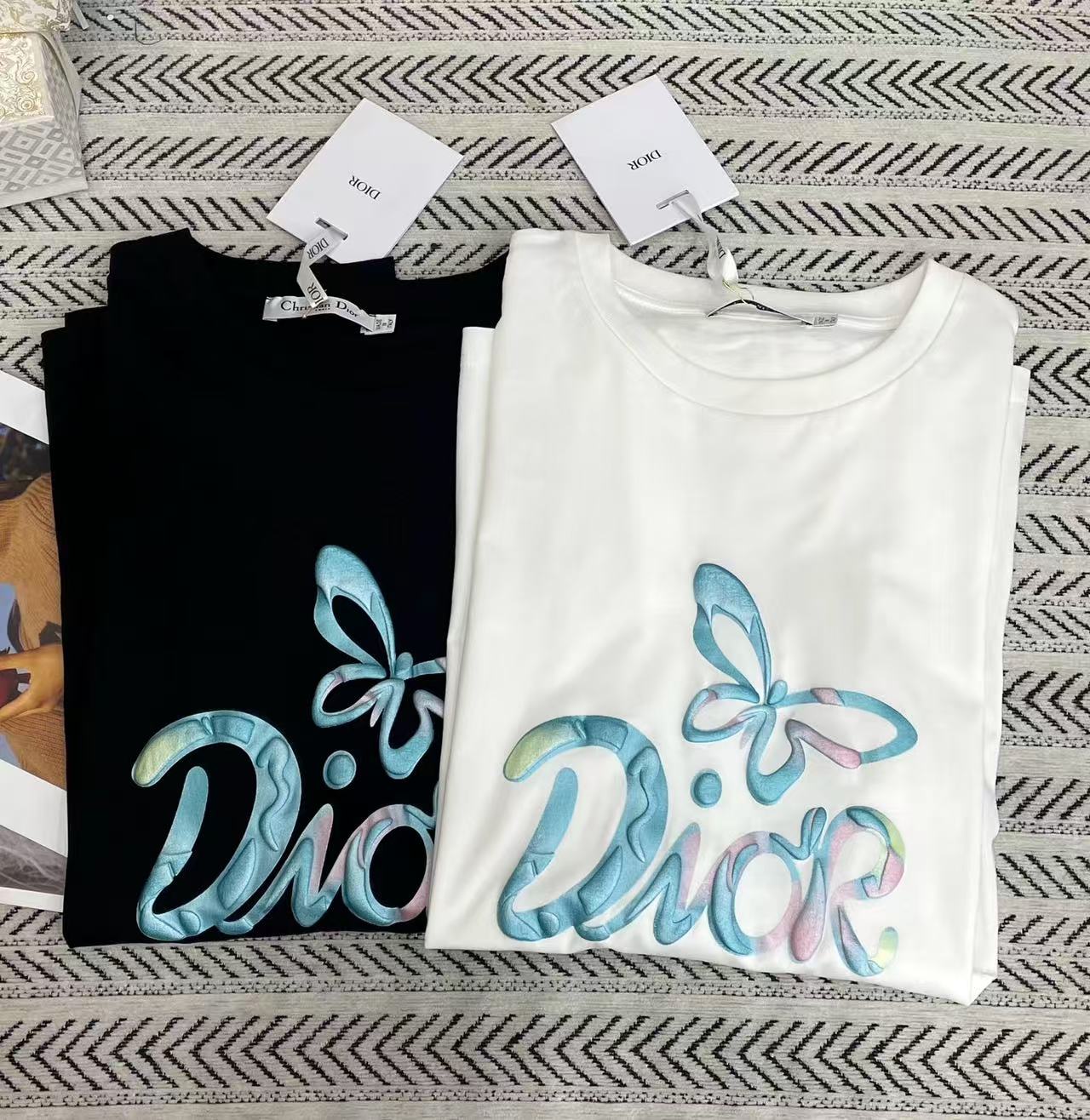 DI0Rバタフライ・レター 長袖Tシャツ【50％割引+送料無料】