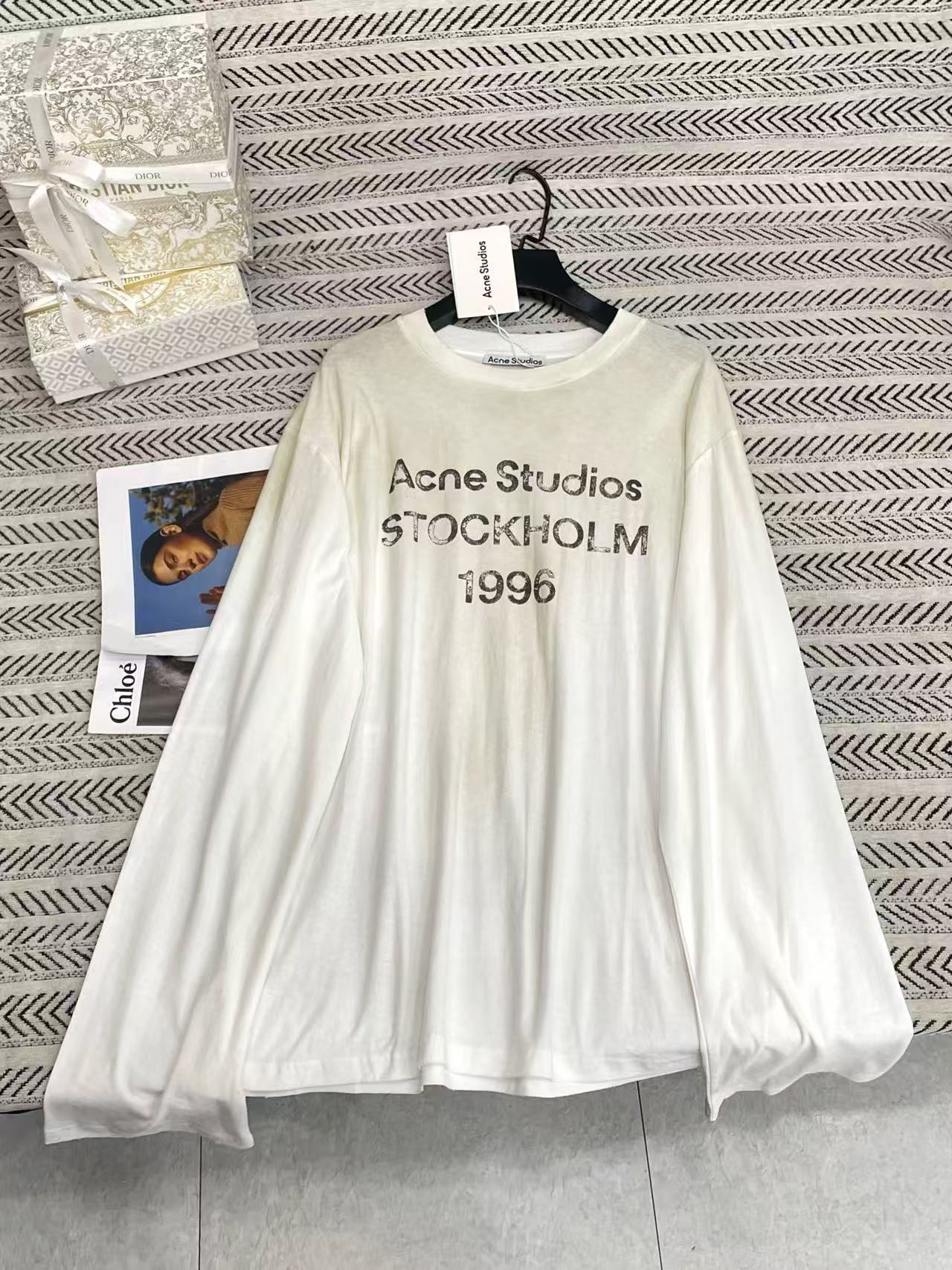 Acne Studios長袖レターTシャツ【50％割引+送料無料】