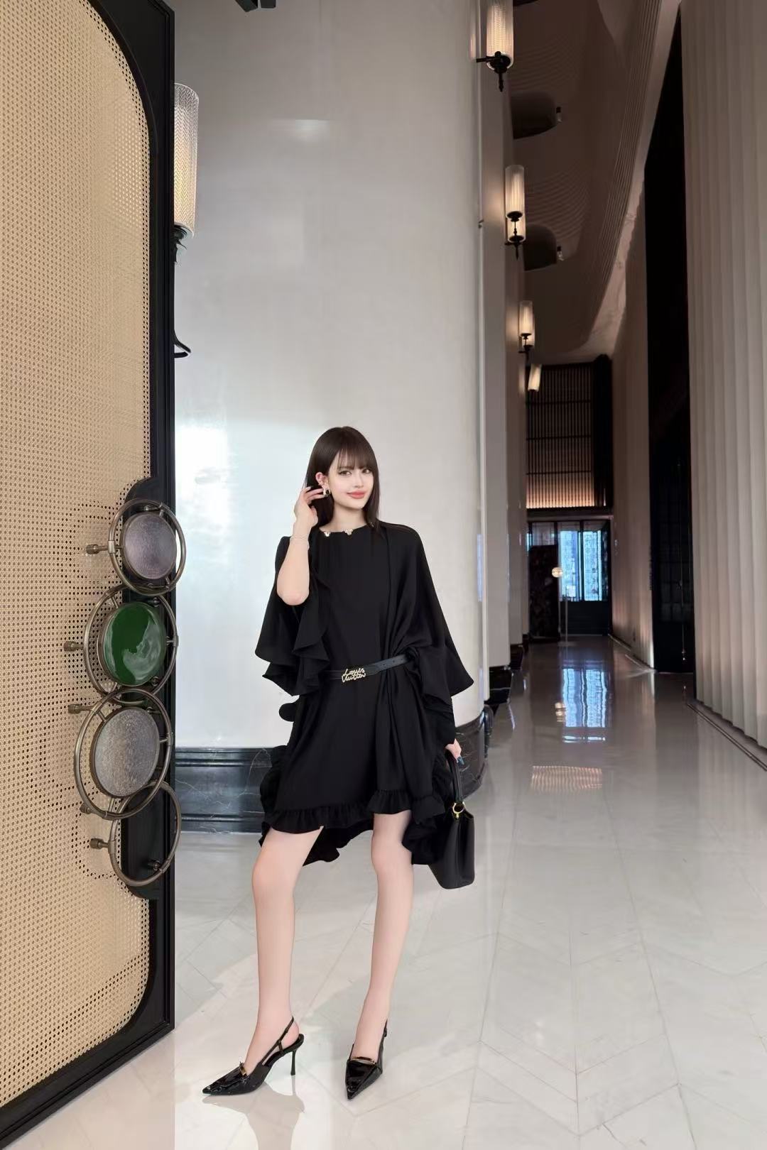 LV ルーズフィット ラッフルドレス【50％割引+送料無料】