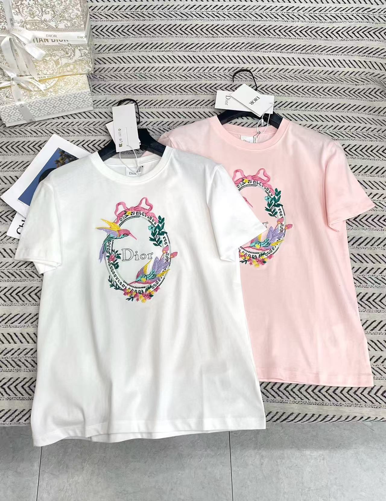 DI0R刺繍入りレターTシャツ【50％割引+送料無料】