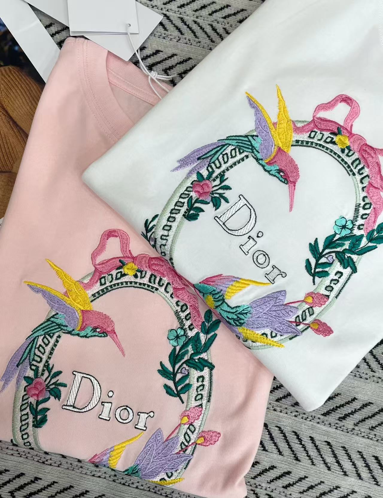 DI0R刺繍入りレターTシャツ【50％割引+送料無料】