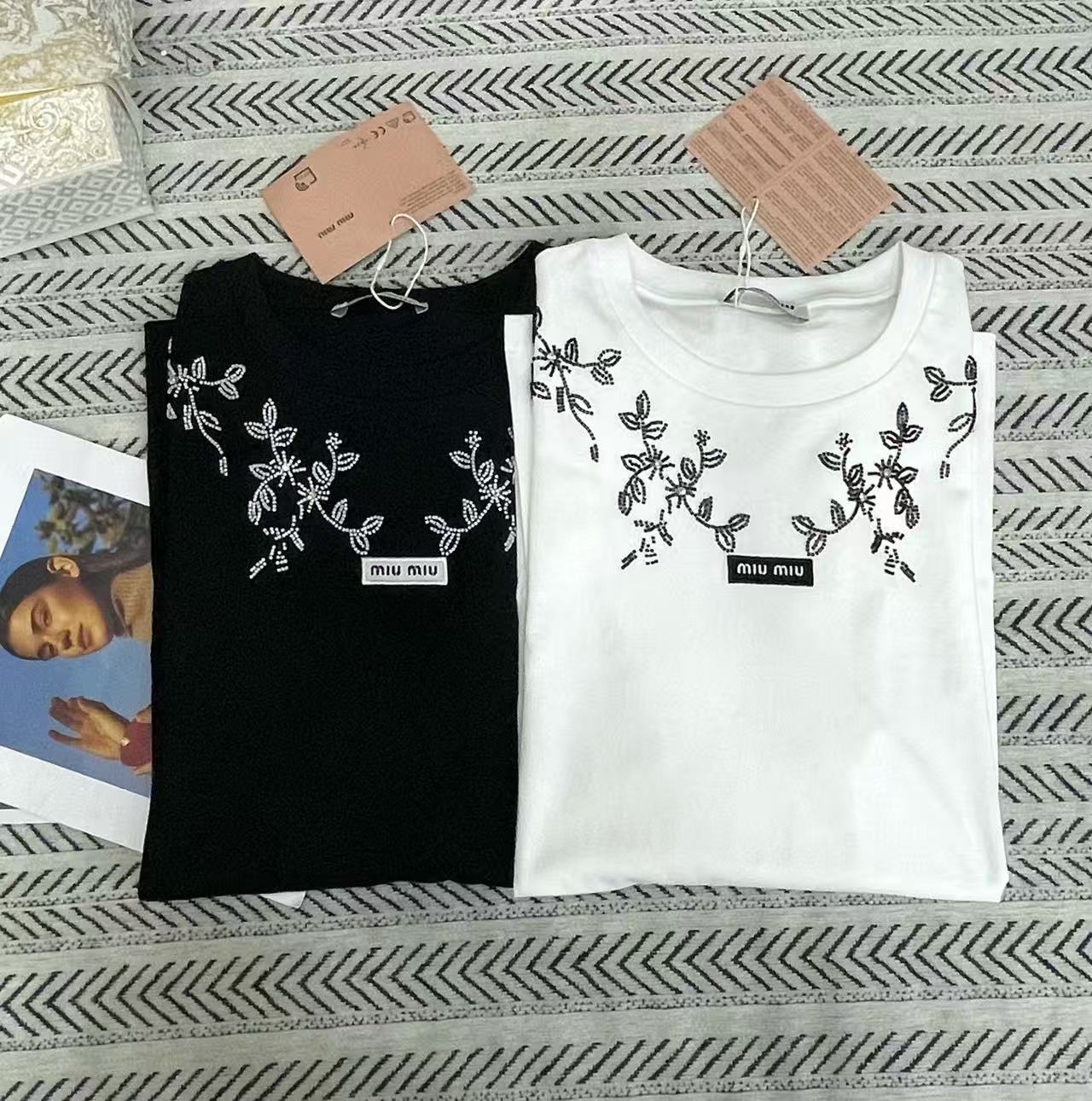 M1UM1U プリント長袖Tシャツ【50％割引+送料無料】