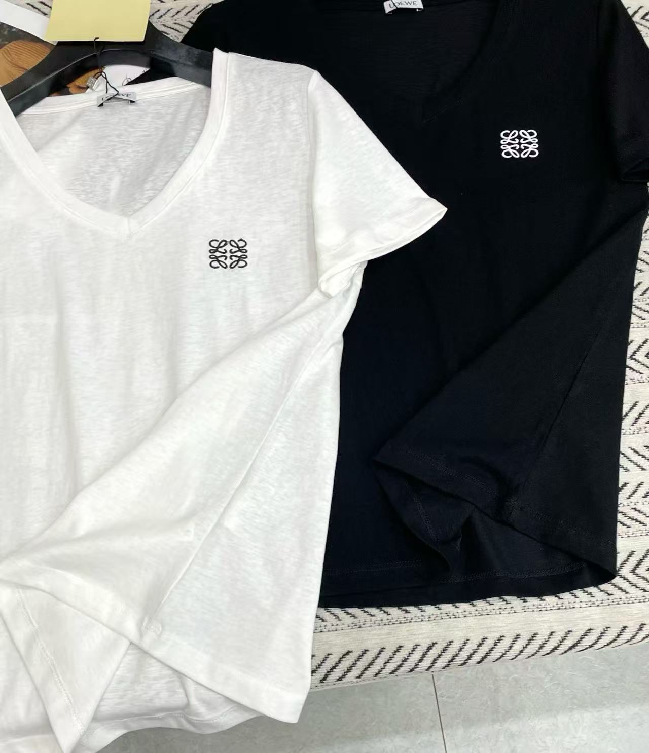 L0WEW シンプルな刺繍ロゴTシャツ【50％割引+送料無料】