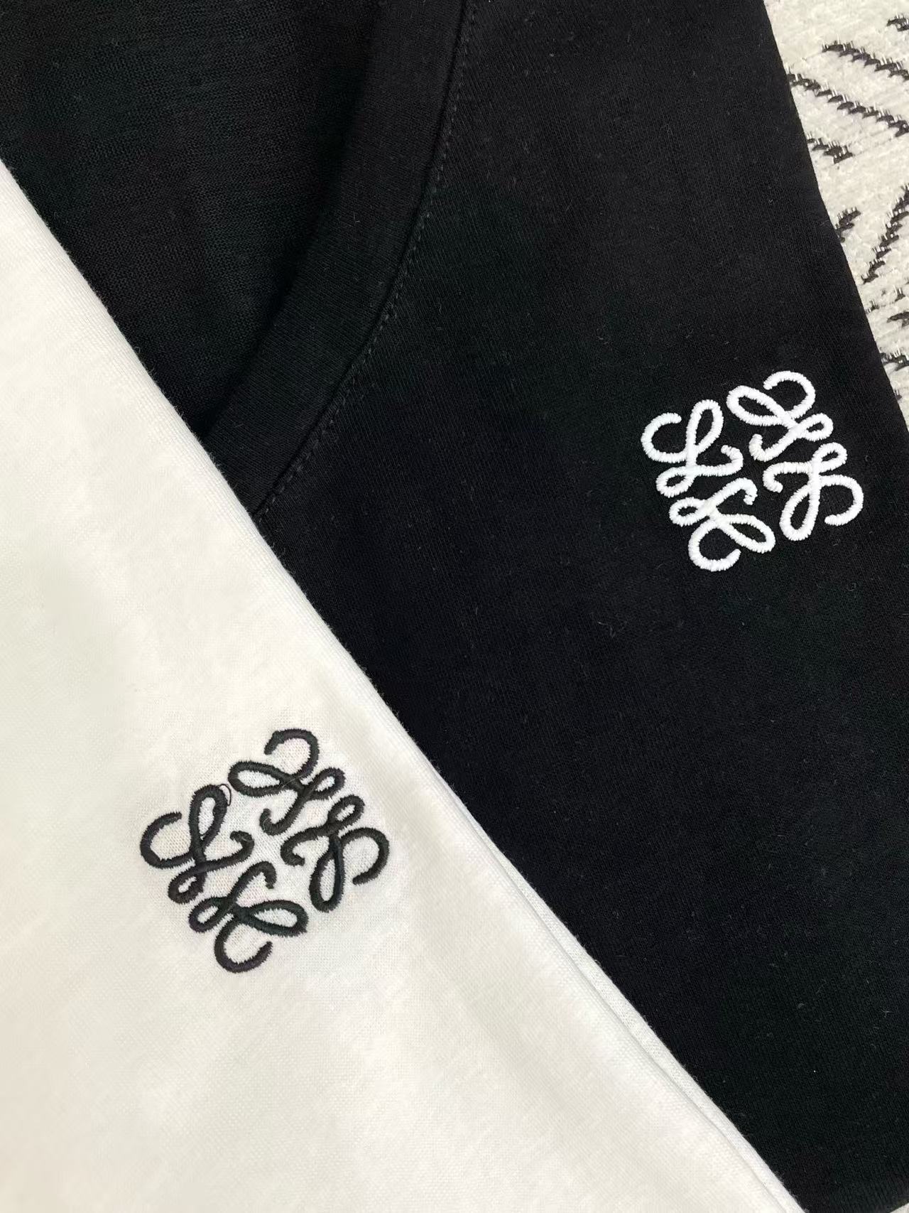 L0WEW シンプルな刺繍ロゴTシャツ【50％割引+送料無料】